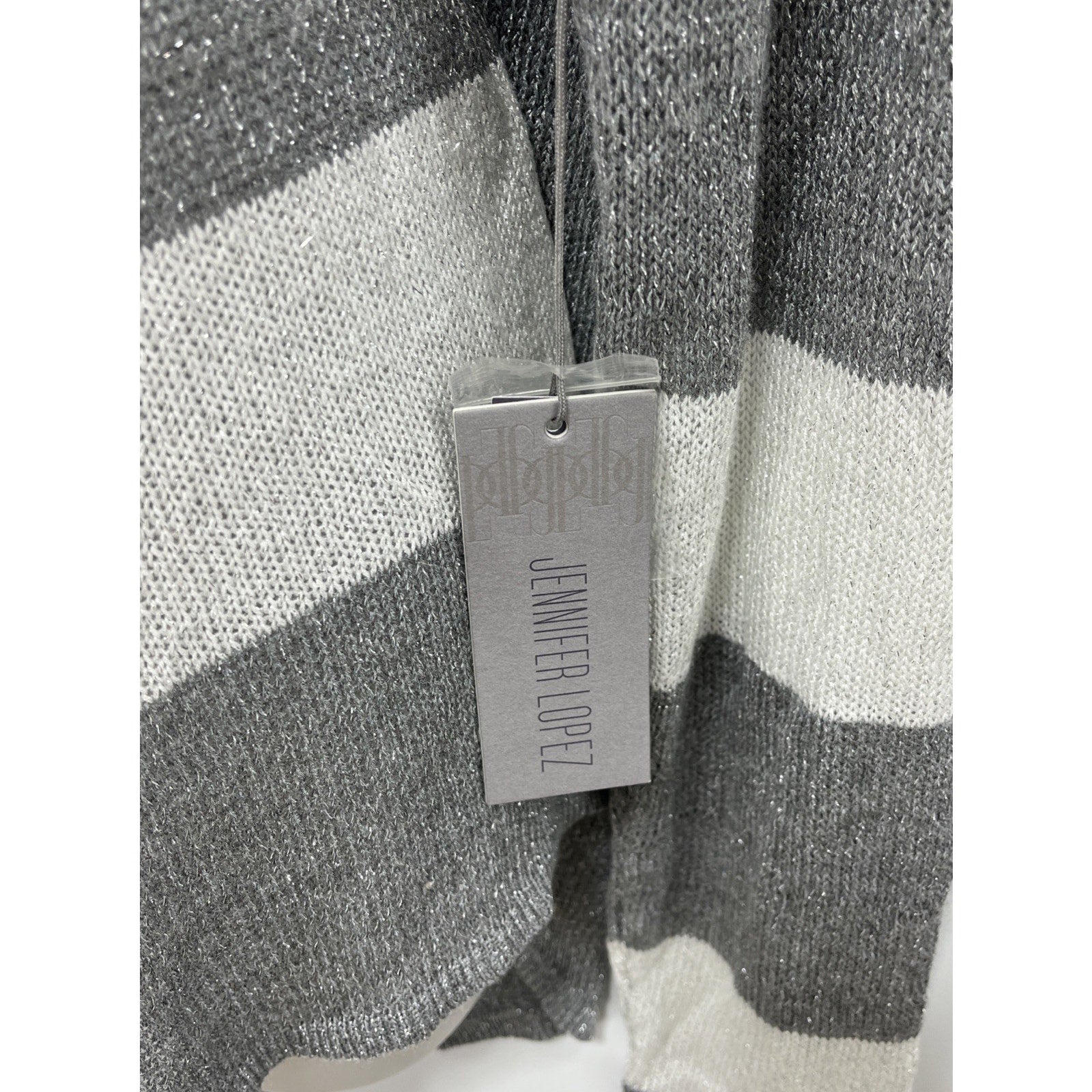 NWT Jennifer Lopez Light Weight Metallic White Gray Long Sleeve Sweater Size XL