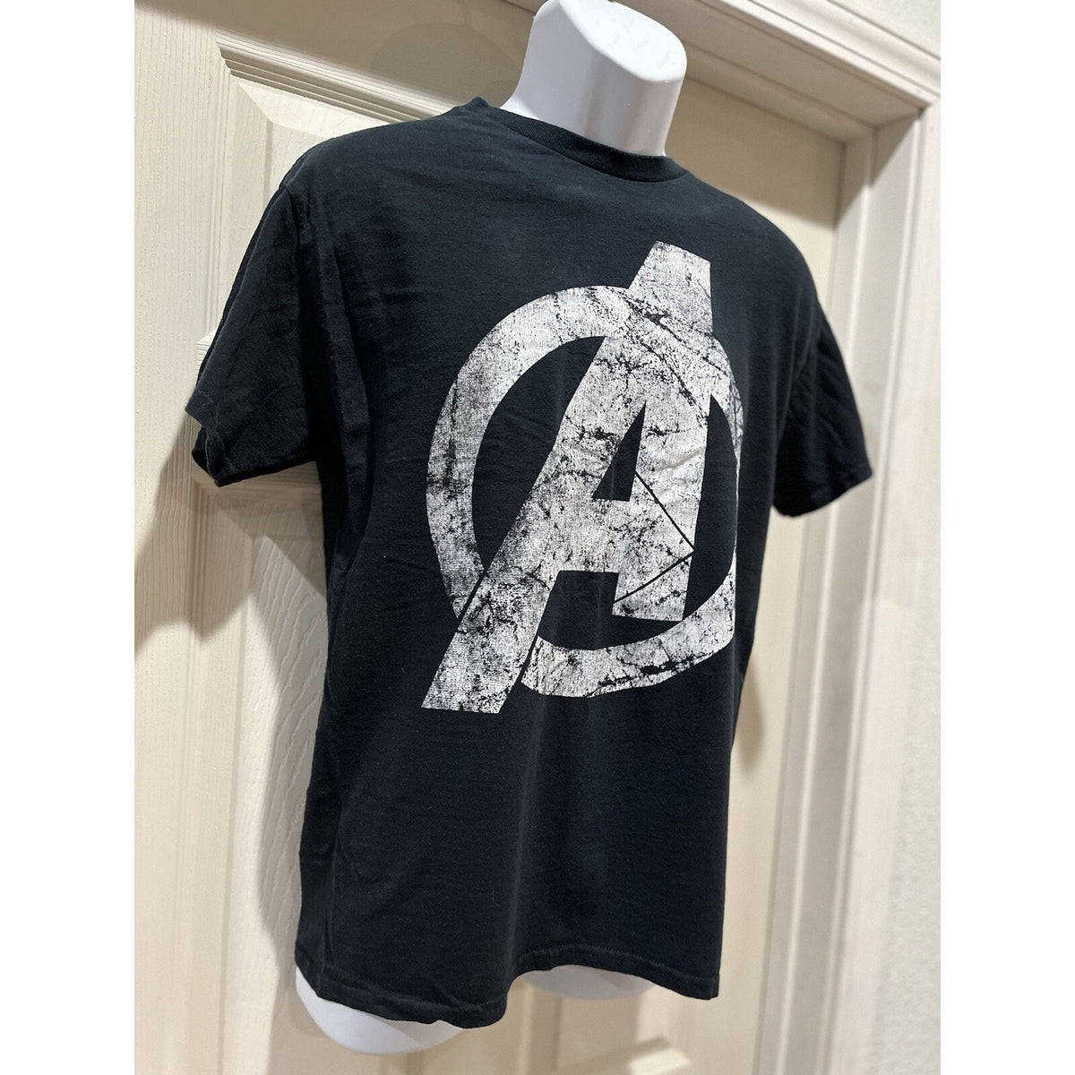Avengers Black Short Sleeve T Shirt Size M 2012 100% Cotton Logo A Super Hero