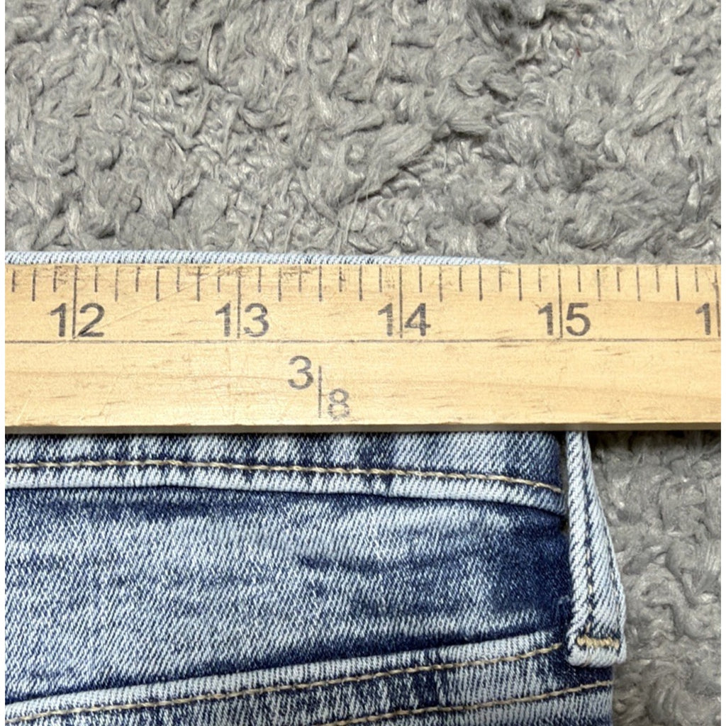 Women’s Gap Universal Baby Boot Jeans Size 10/30 Short Light Wash NWT