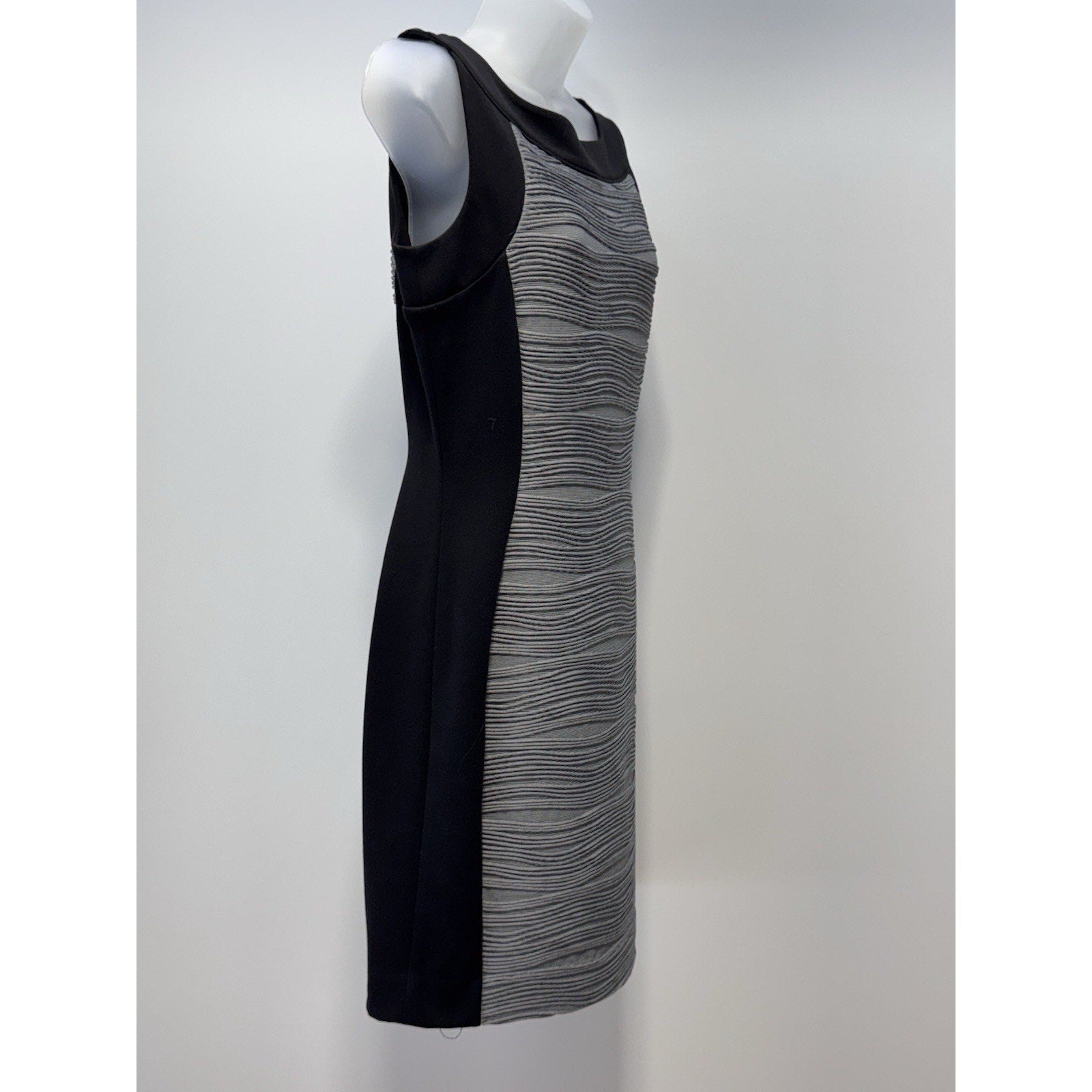 Calvin Klein Sleeveless Black And Gray Bodycon Knee Length Dress Women’s Size 8