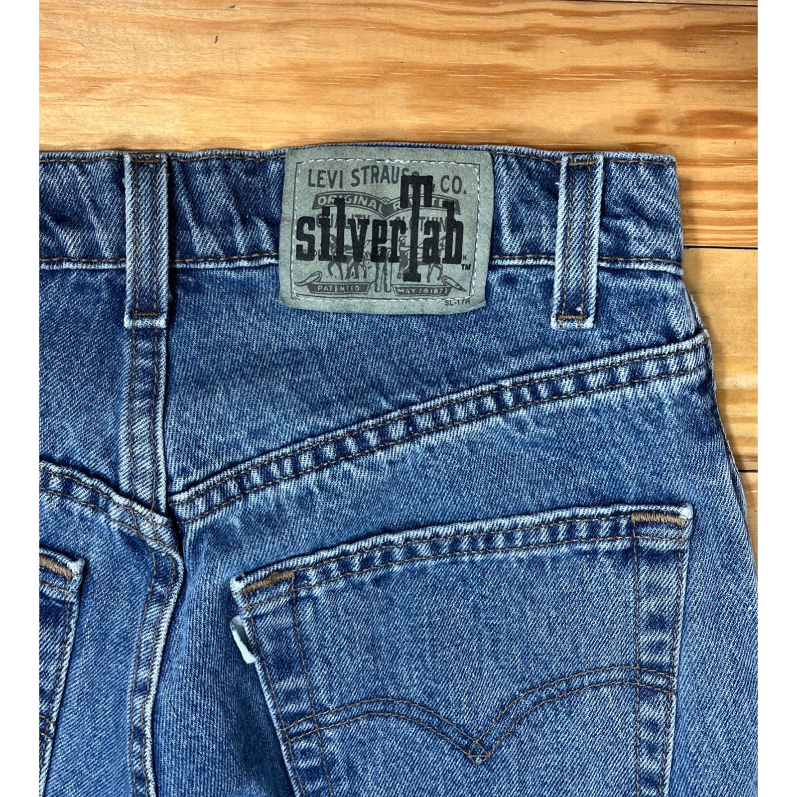 Vtg. Levi's Silvertab Men's Loose Denim Blue Jeans Size 29 x 32 USA Made