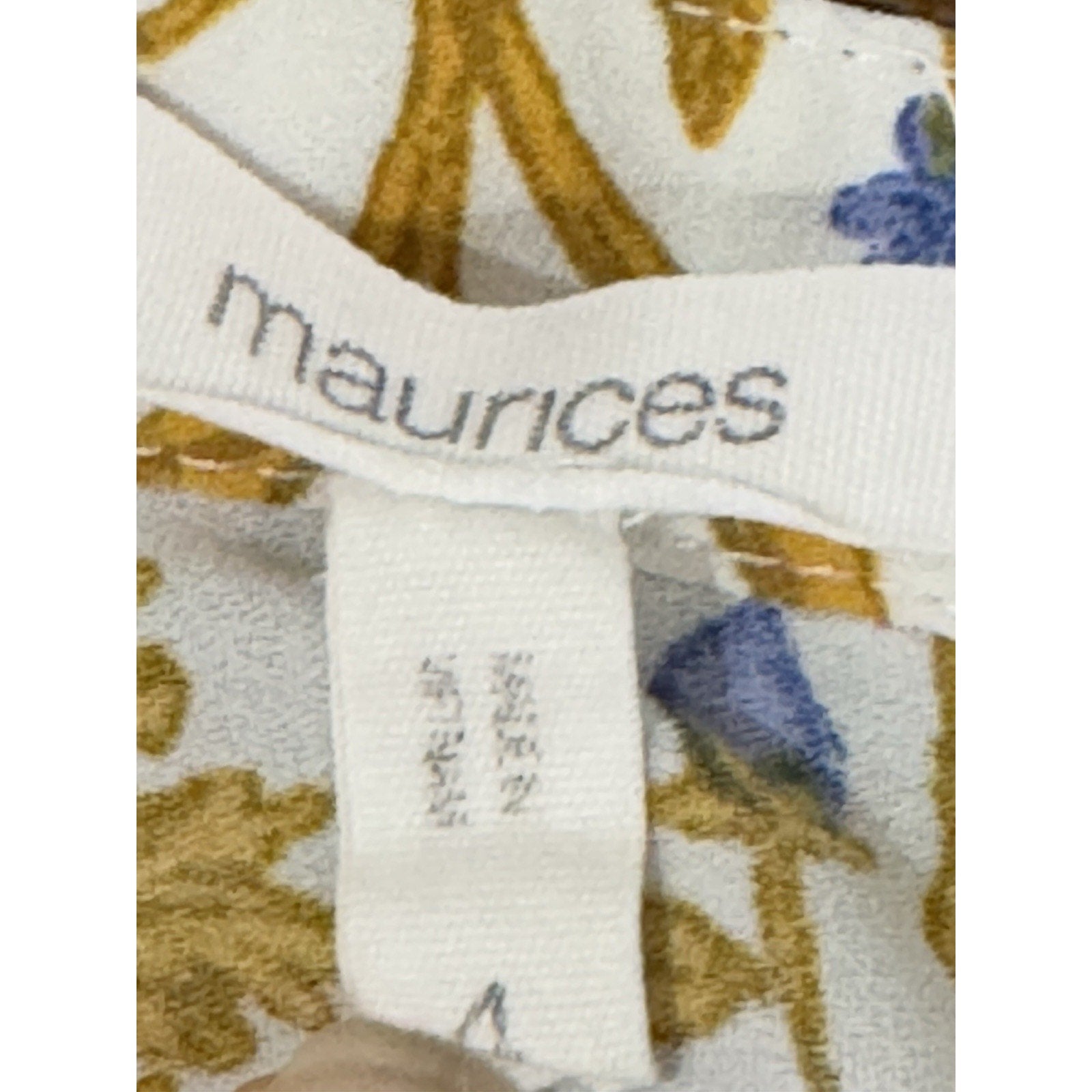 Maurices Women's Sleeveless Button Front Floral V-Neck Blouse Top Sz 4 Blue