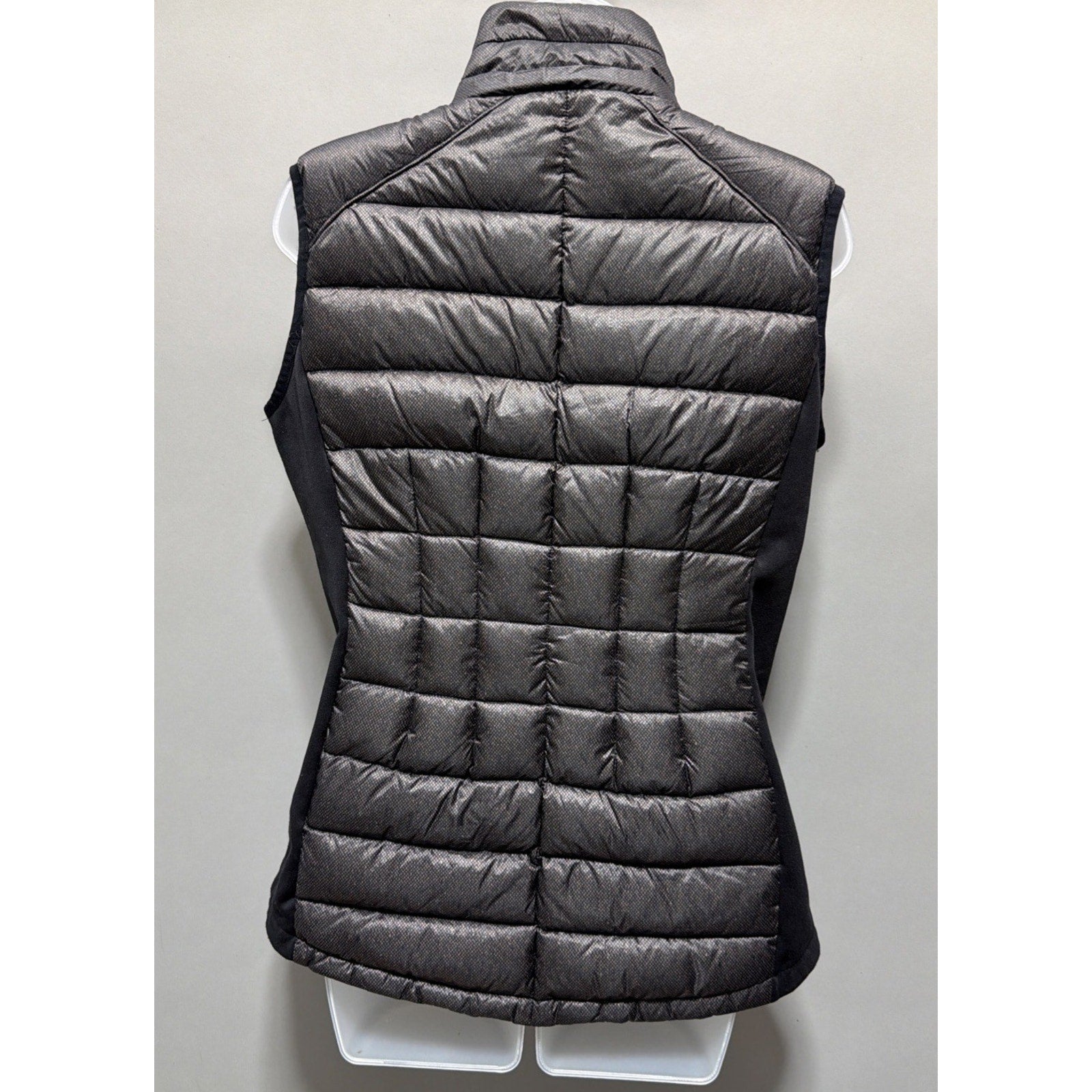 Michael Kors Women’s Medium Black Ultra Lightweight Down Puffer Vest Zip