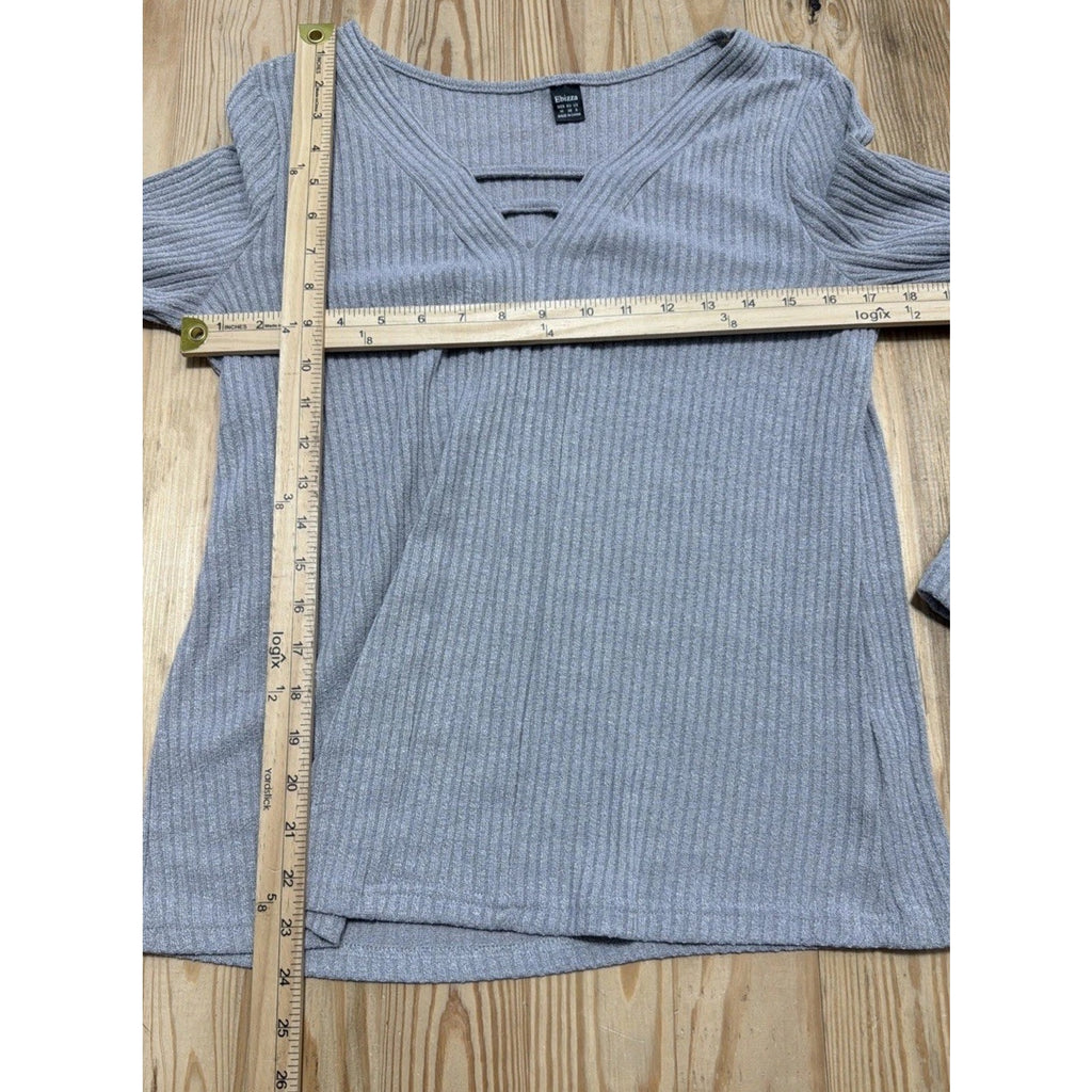 Ebizza Women's Sweater Long Sleeve V-Neck Gray Color .Size 6