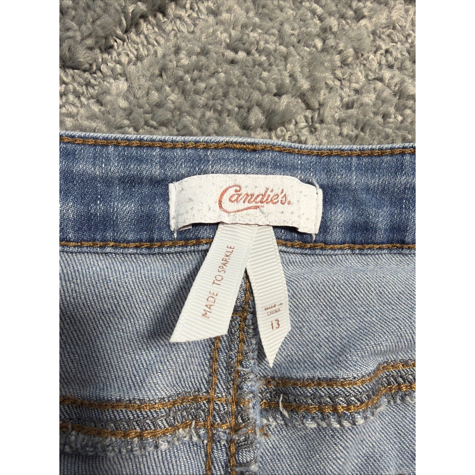 Vintage Candie's Denim Jean Cut Off Shorts Star Embroidered Patch Size 13