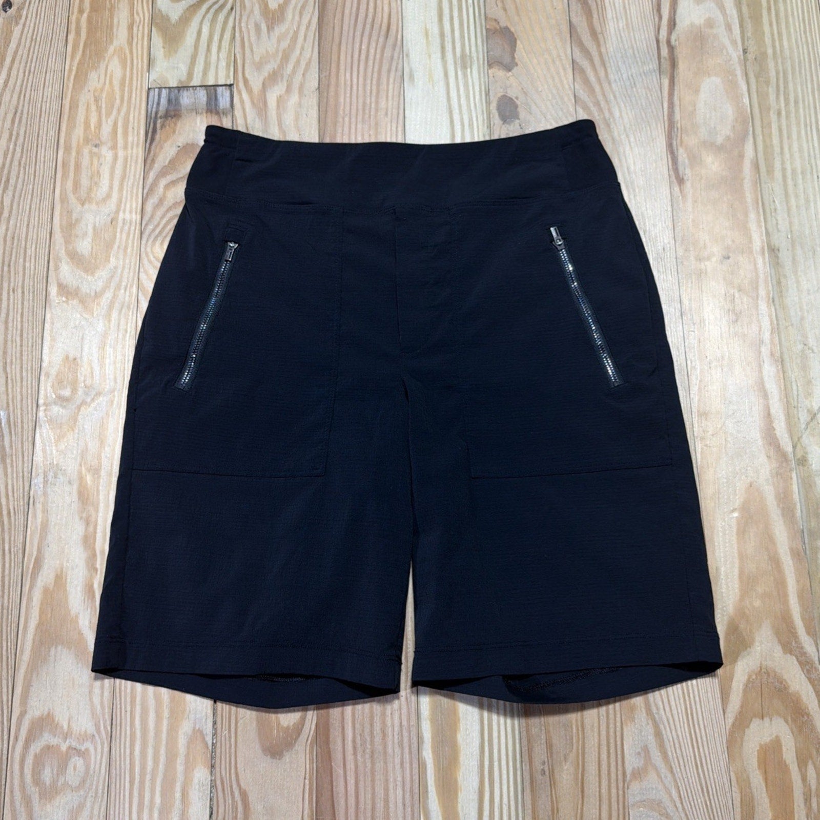 Athleta Trekkie North shorts size 4 Stretch Black Yoga Gym Running Outdoors
