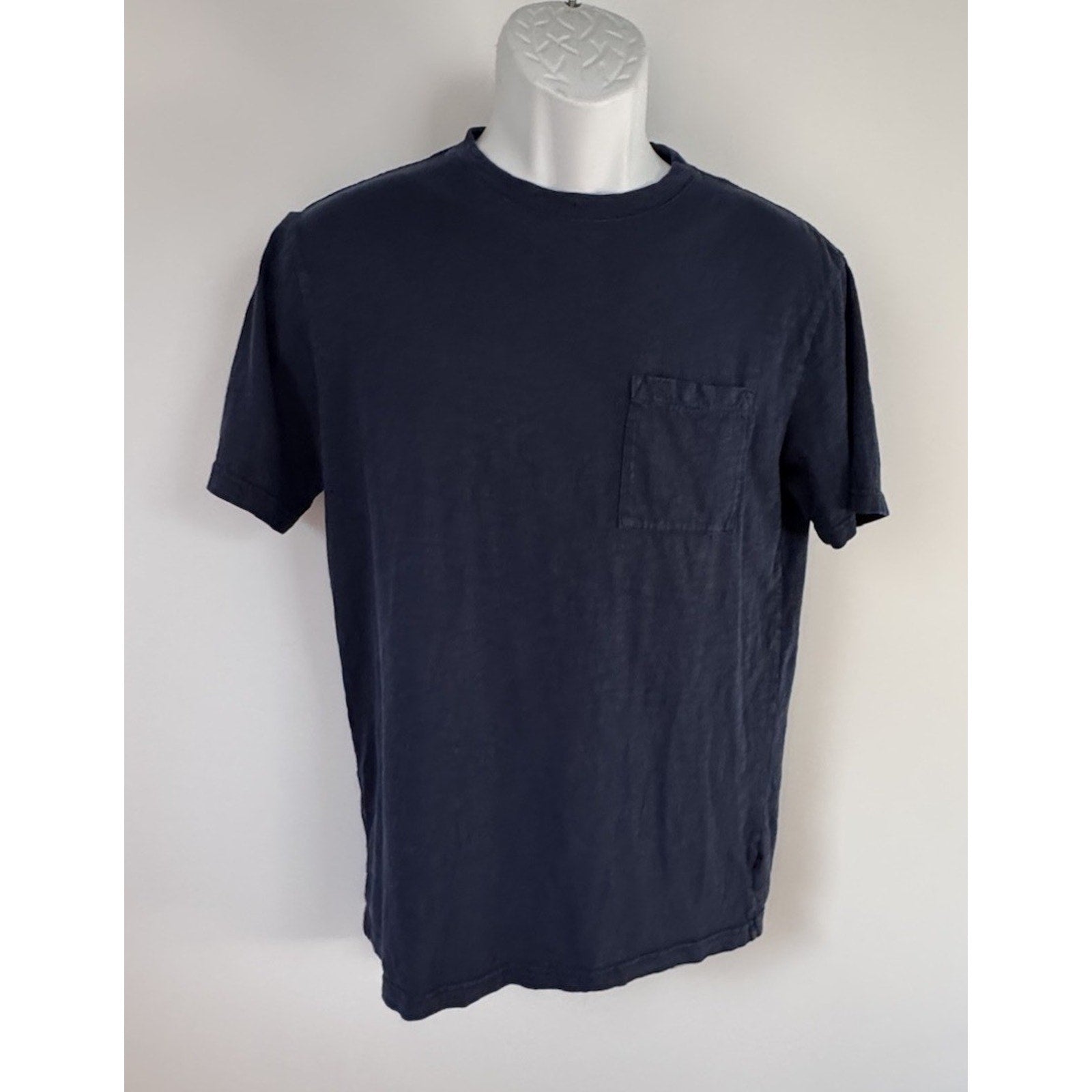 AMERICAN EAGLE AE MEN'S ATHLETIC FIT T-SHIRT NAVY BLUE SMALL