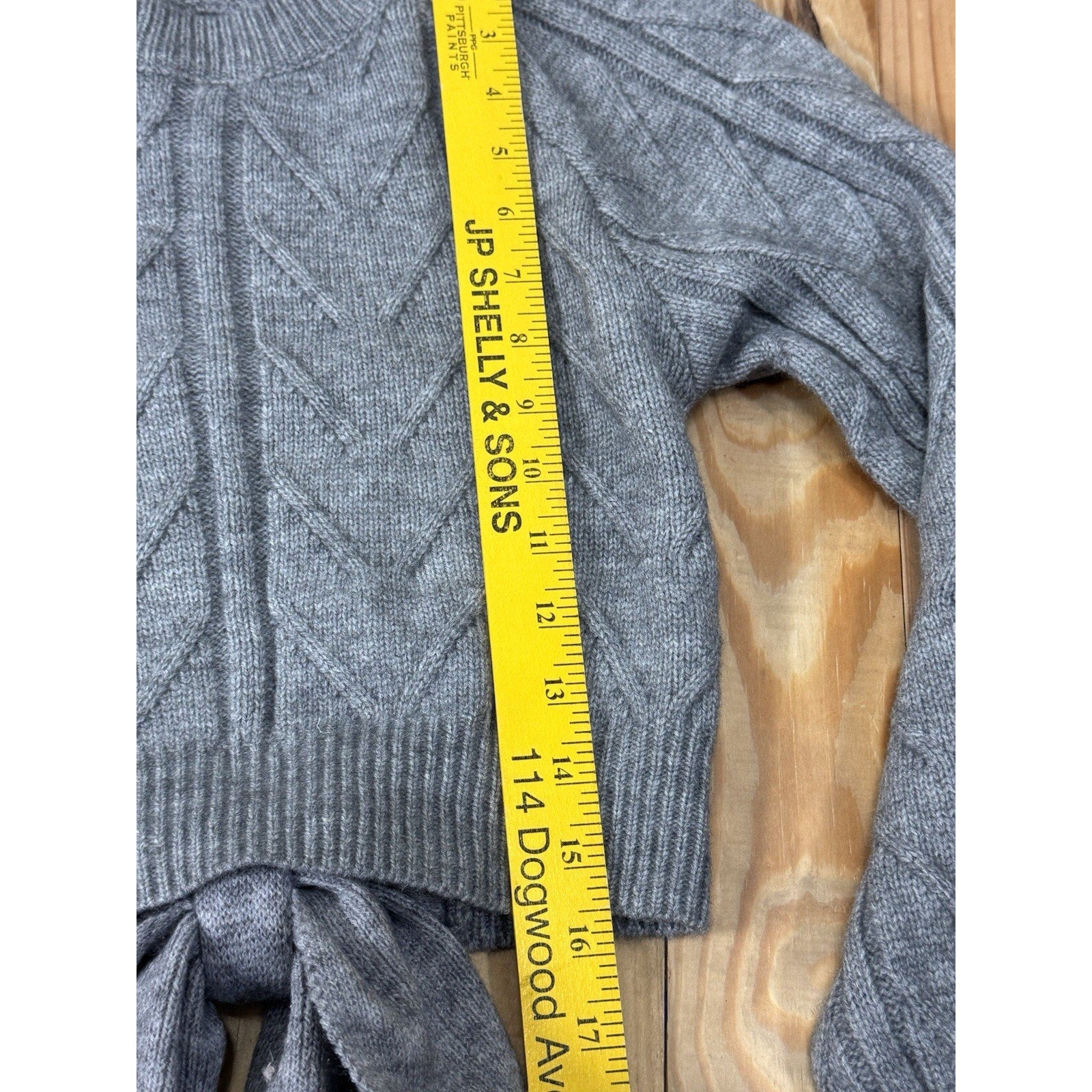 Commence NWT Open Back Cropped Sweater Size M Gray Cable Knit