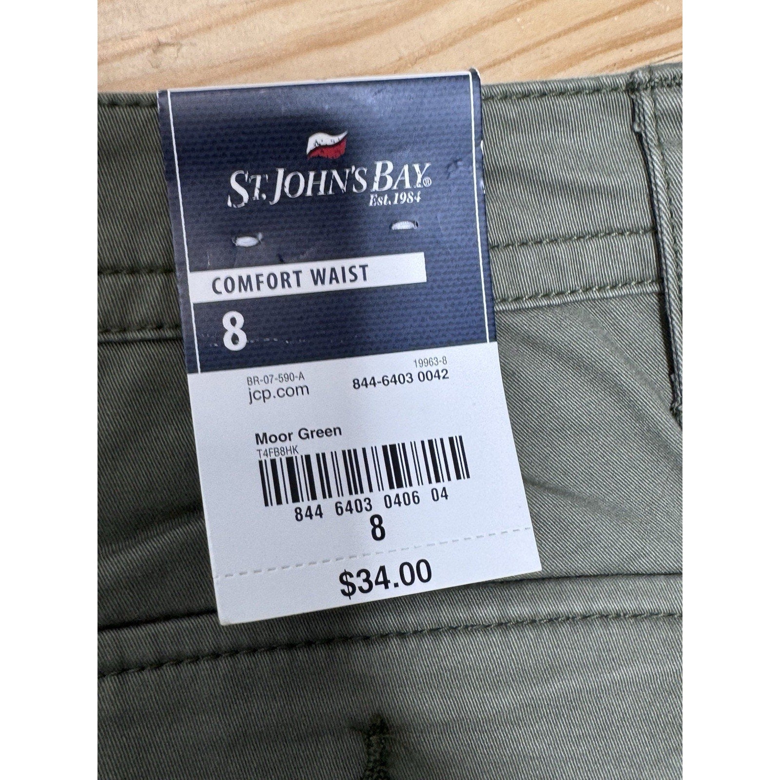 NWT St. John's Bay Comfort Waist Midrise Capri Pants Women’s Size 8 Moor Green