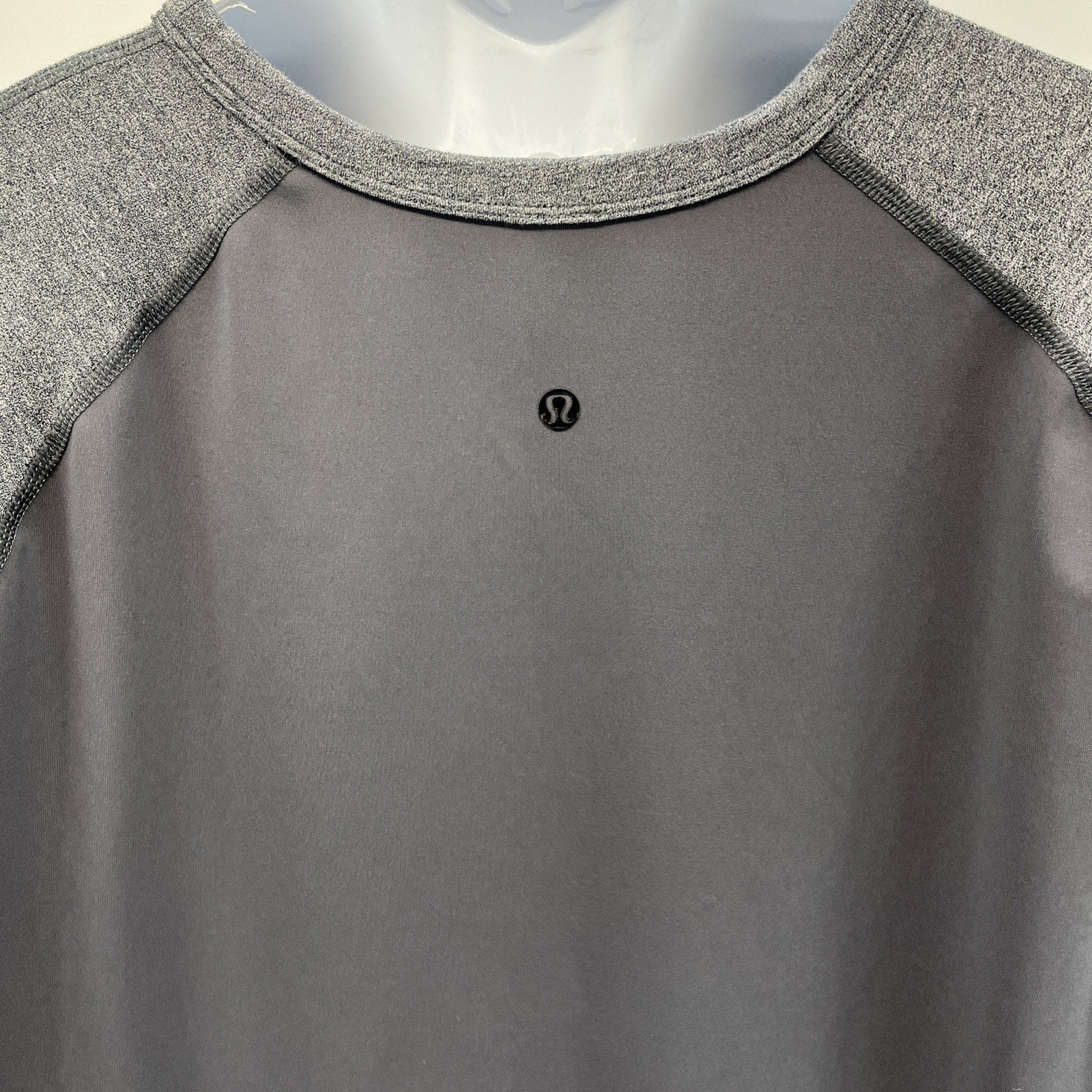 Lululemon Metal Vent Mens Size XXL Athletic Stretch Long Sleeve Shirt