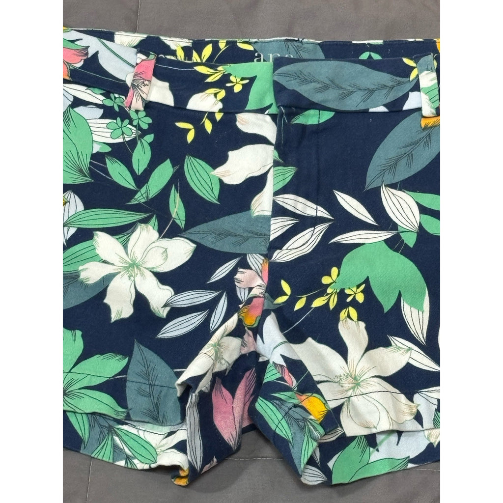 A.N.A Shorts Women's Size 6 Blue Floral Print Twill Mid Rise Mid Length Casual