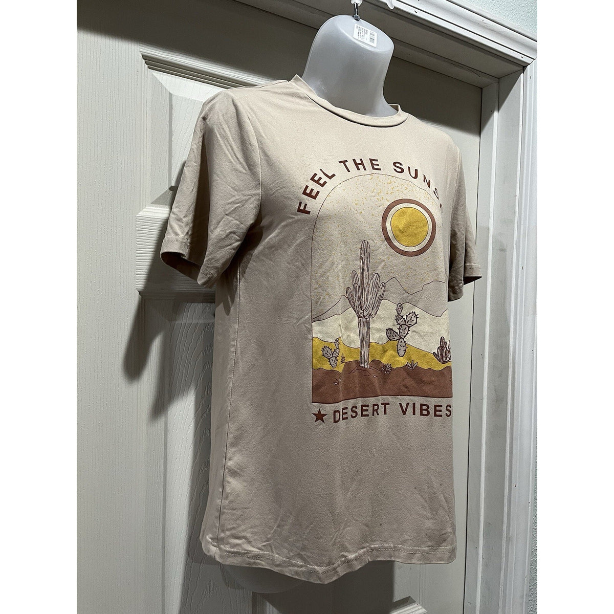 Polagram "Feel The Sunset" Graphic Beige Unisex T-Shirt Size Small Desert Vibes