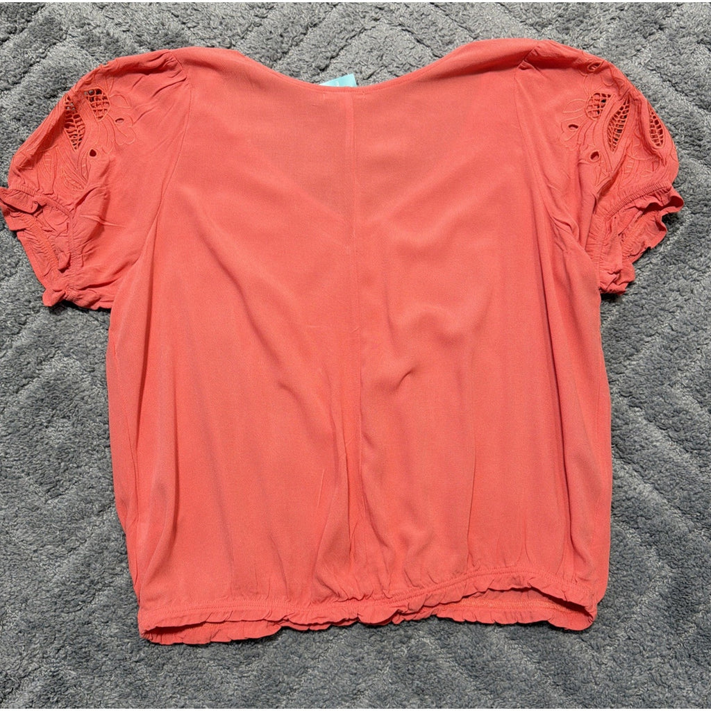 Maurices Women's Blouse 1X Coral Short Sleeve Floral Embroidered Pullover