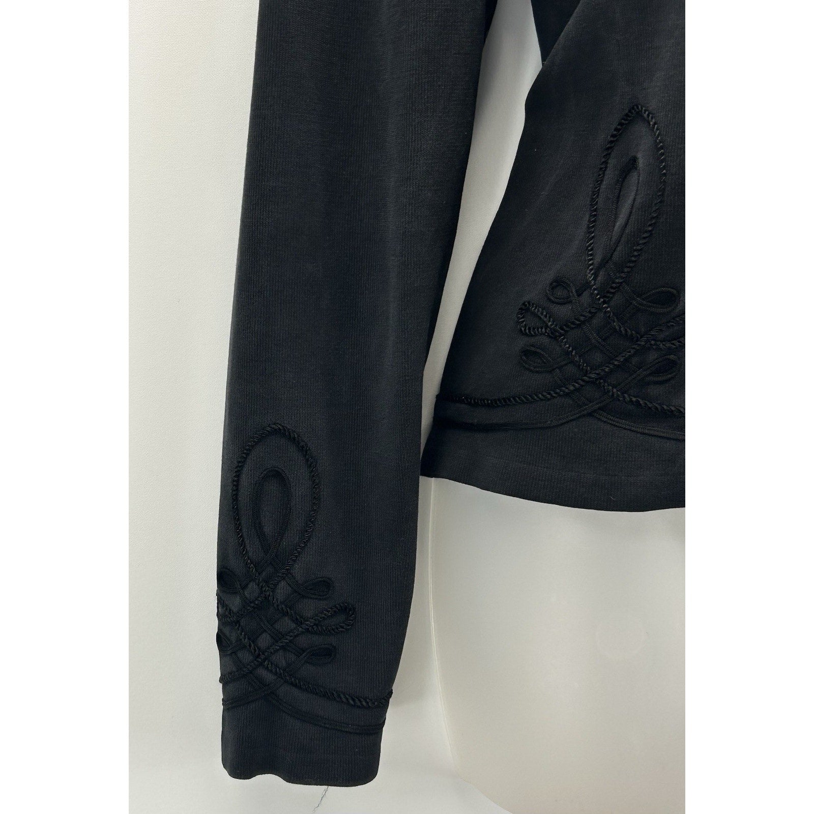 Women's TALBOTS Black 78% Silk Embroidered Long Sleeve Blouse Size Large.