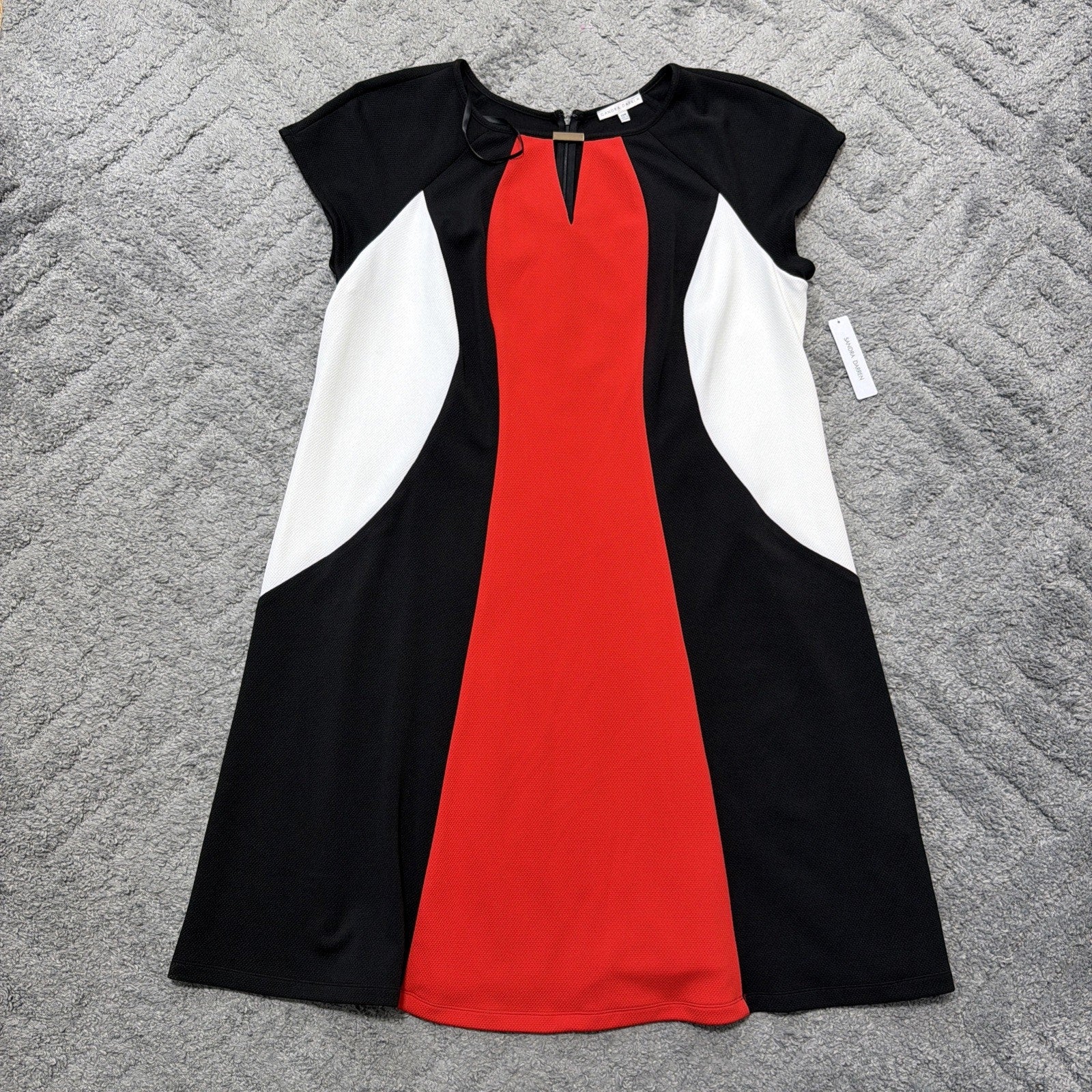 Sandra Darren Dress 22W Red Black White Colorblock A-Line Keyhole Short Sleeve