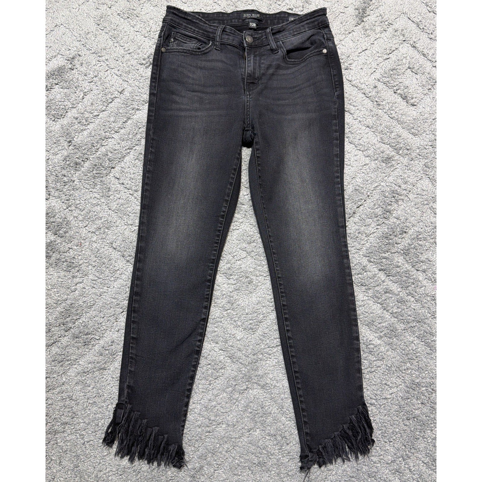 judy blue women’s black Raw Hem skinny Fit jeans Size 7/28