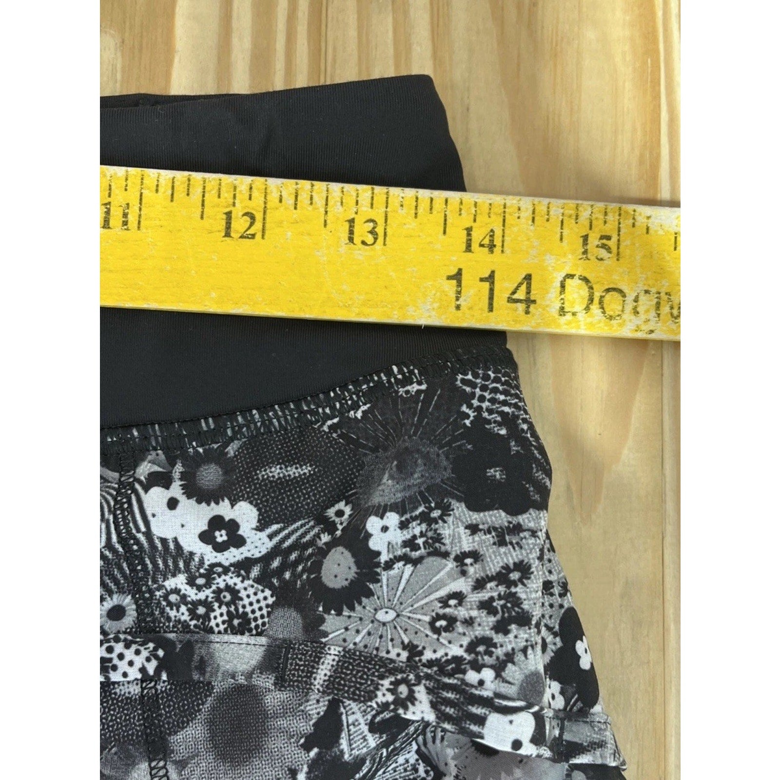 LULULEMON Women's 2 Speed Short *SW2017 Seawheeze Counter Culture White Black