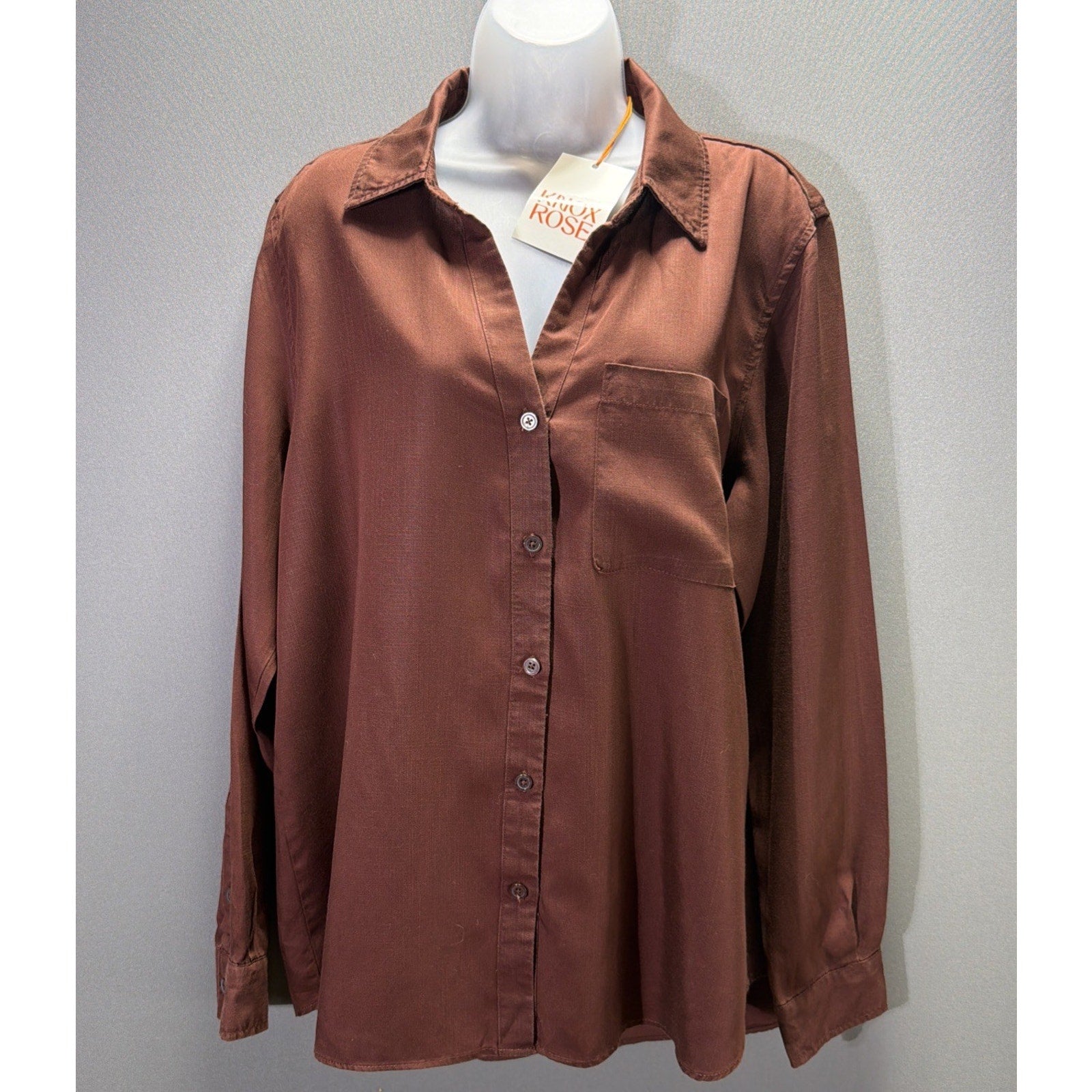 Knox Rose NWT women's L Sweet Truffle long sleeve button front Lyocell Top