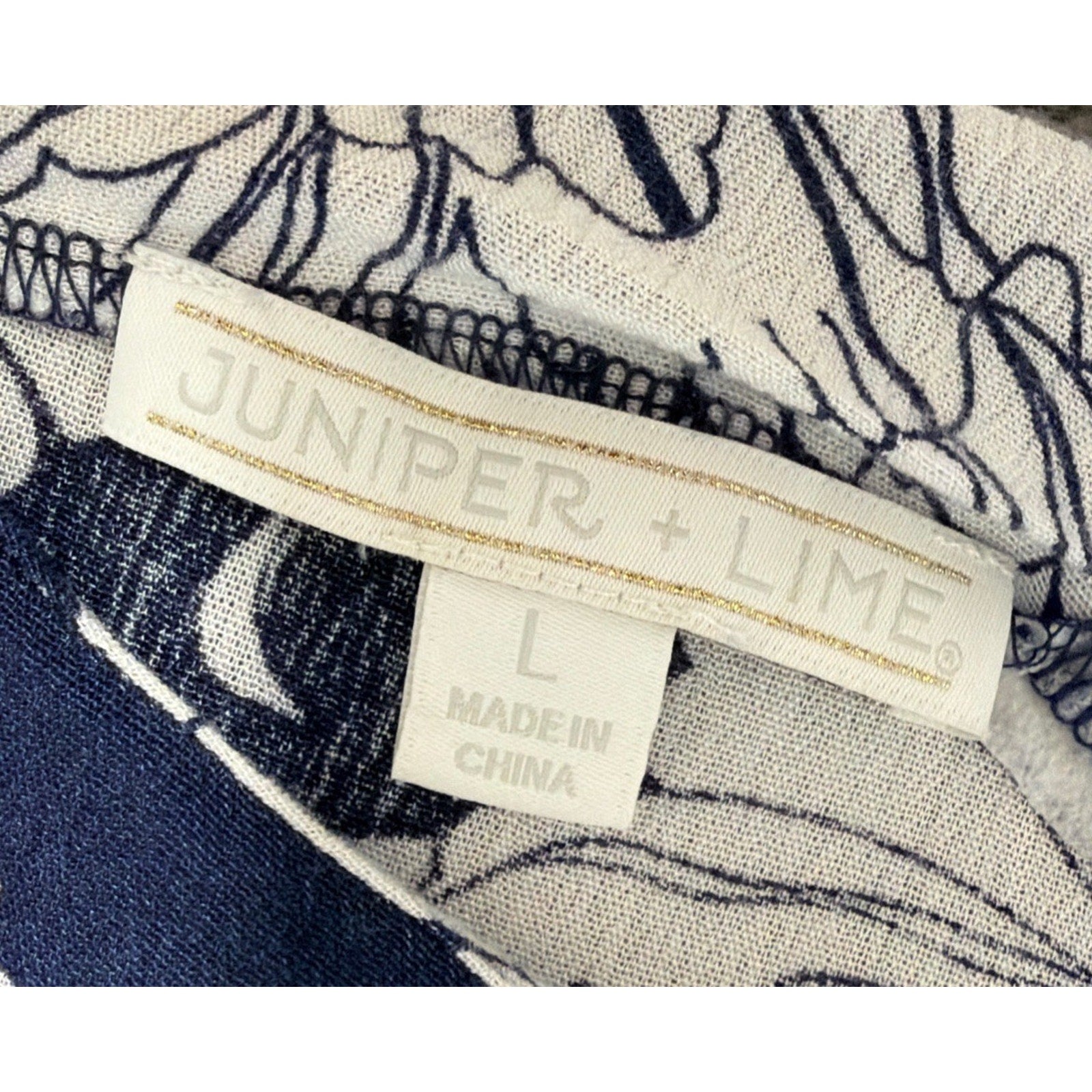 Juniper + Lime Shirt Womens Large Blue White Floral Sleeveless Tank Beach