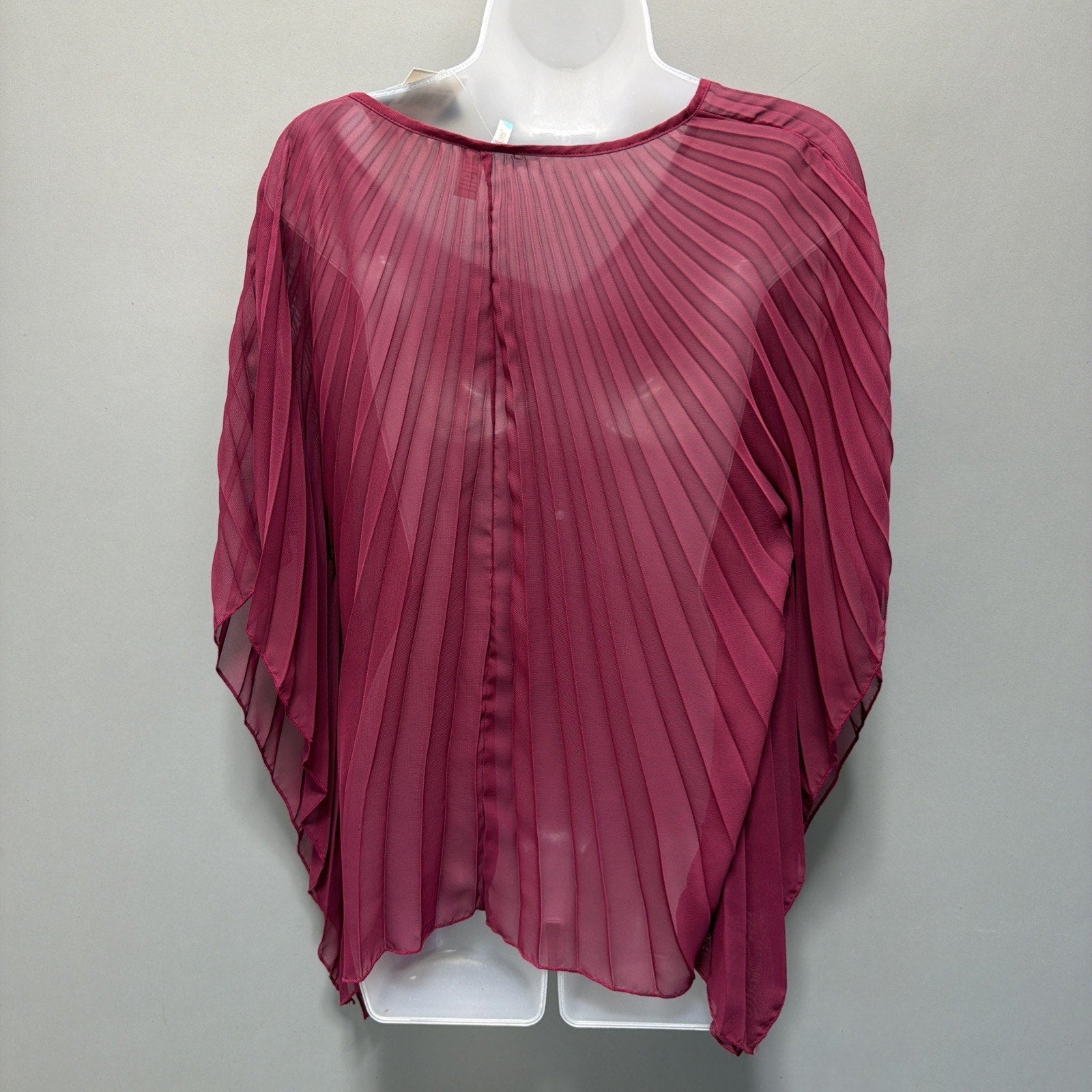 6 Degrees Women’s v-Neck LS Crimson Blouse Sz. Small NEW
