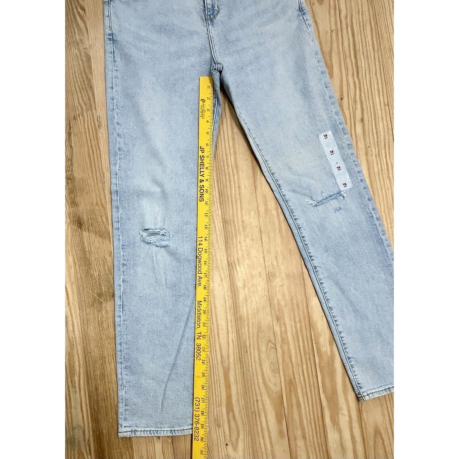 Old Navy Men’s New W Tags Slim 360 lightwash straight jeans 30x30