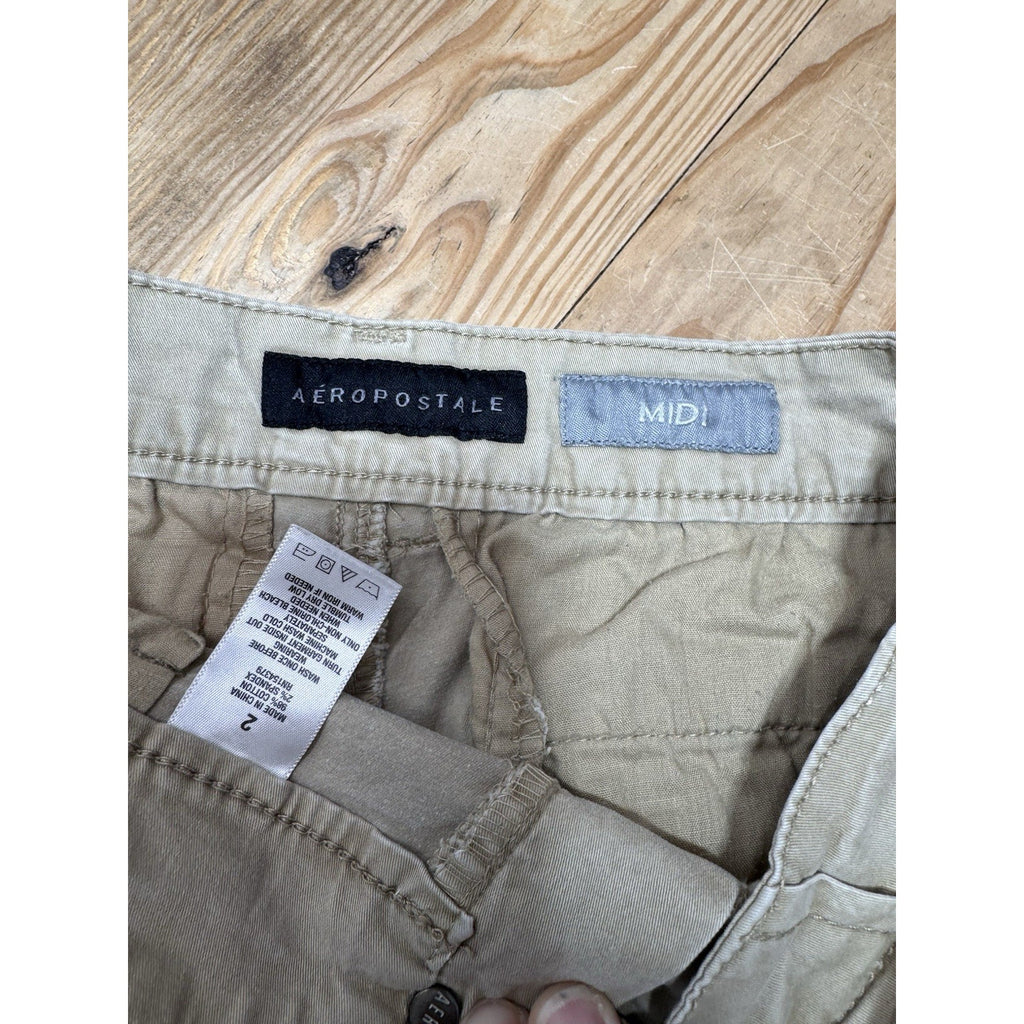 Aeropostale Flat Front Chino Midi Shorts Khaki Brown 3" Inseam Mid Rise Size 2