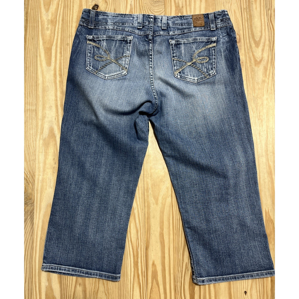 BKE Buckle Lily Denim Capri Jeans Womens Size 35x23 Stretch Blue Denim