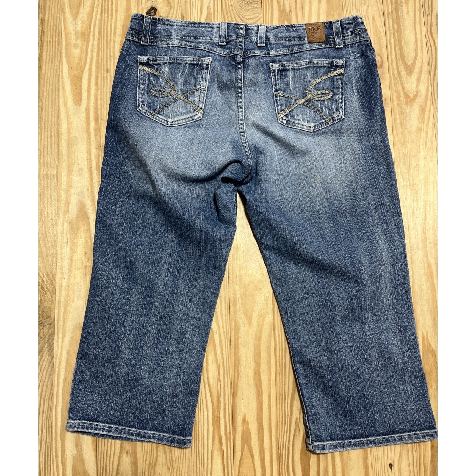 BKE Buckle Lily Denim Capri Jeans Womens Size 35x23 Stretch Blue Denim