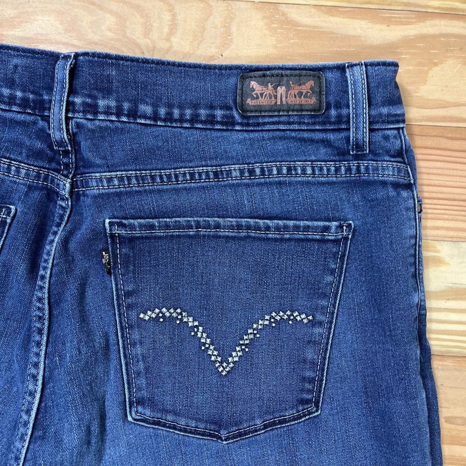 Levi's Perfectly Slimming 512 Bootcut Jeans Women's Size 14 Blue Rhinestone