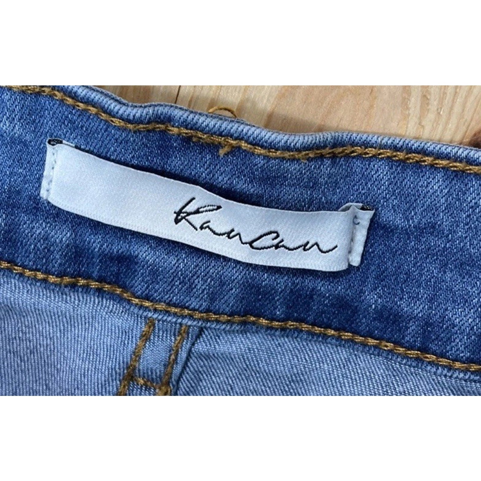 KanCan Mid Rise Cuffed Jean Shorts Size 1 /24 Blue Denim Stretch Light Wash
