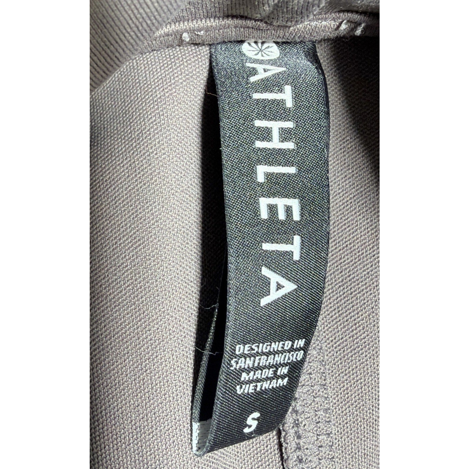 Athleta Relaxed Fit Mission Hoodie Sweatshirt Pullover Small Shale Brown