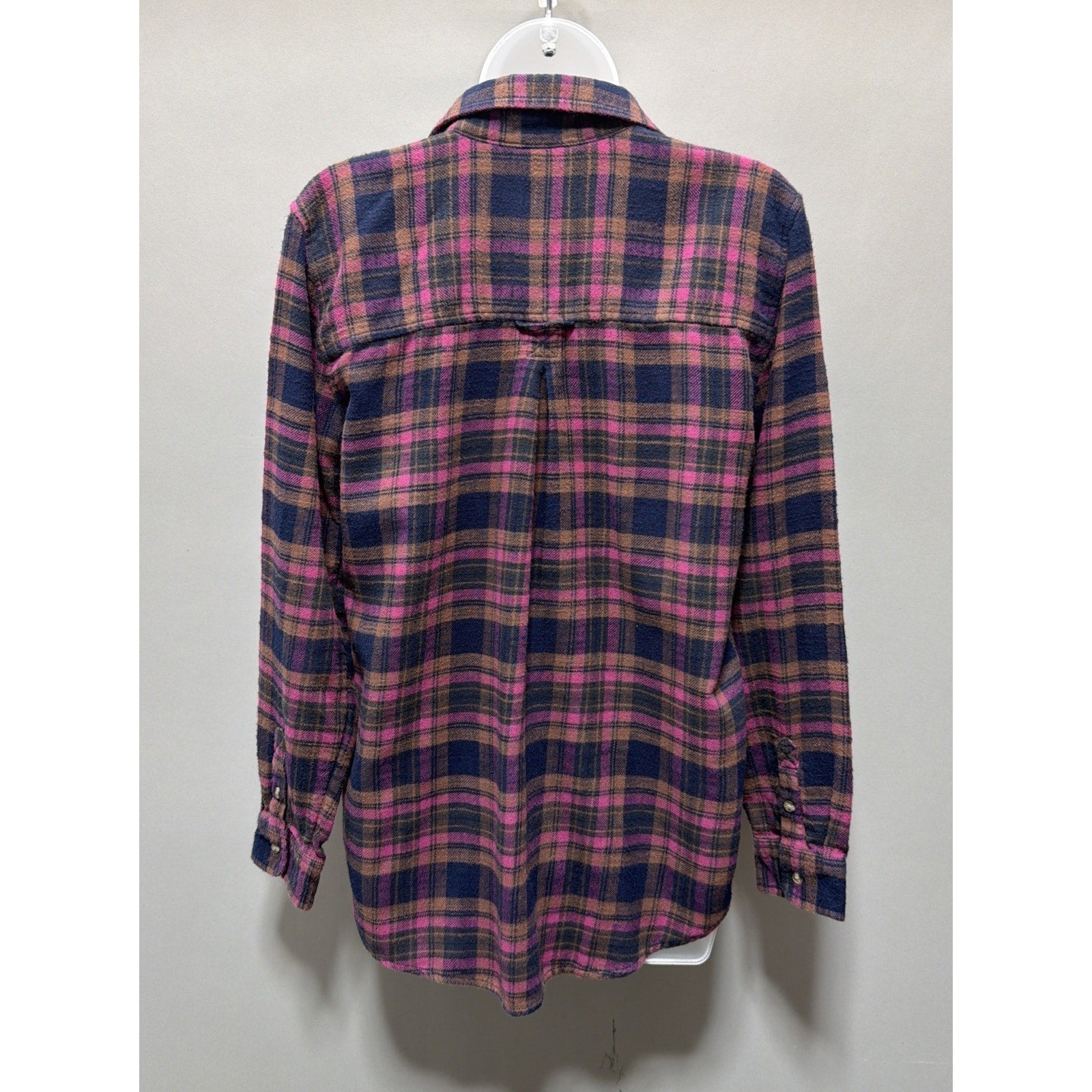 American Eagle Amazingly Soft Shirt Womens M Boyfriend Fit Button Up Plaid
