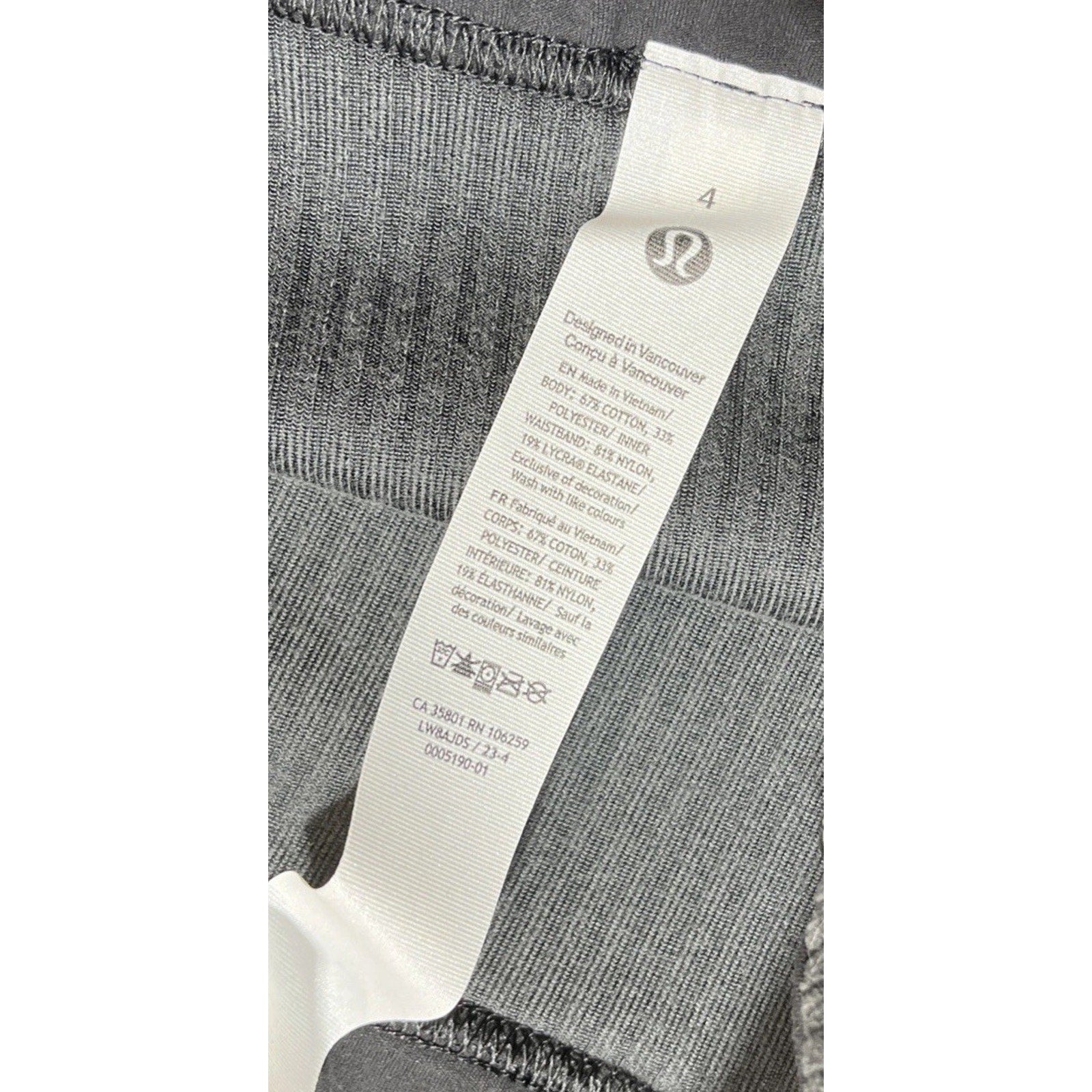 Lululemon Scuba Mid-Rise Mini Skirt Velvet Cord Black Women's Size 4 NWT