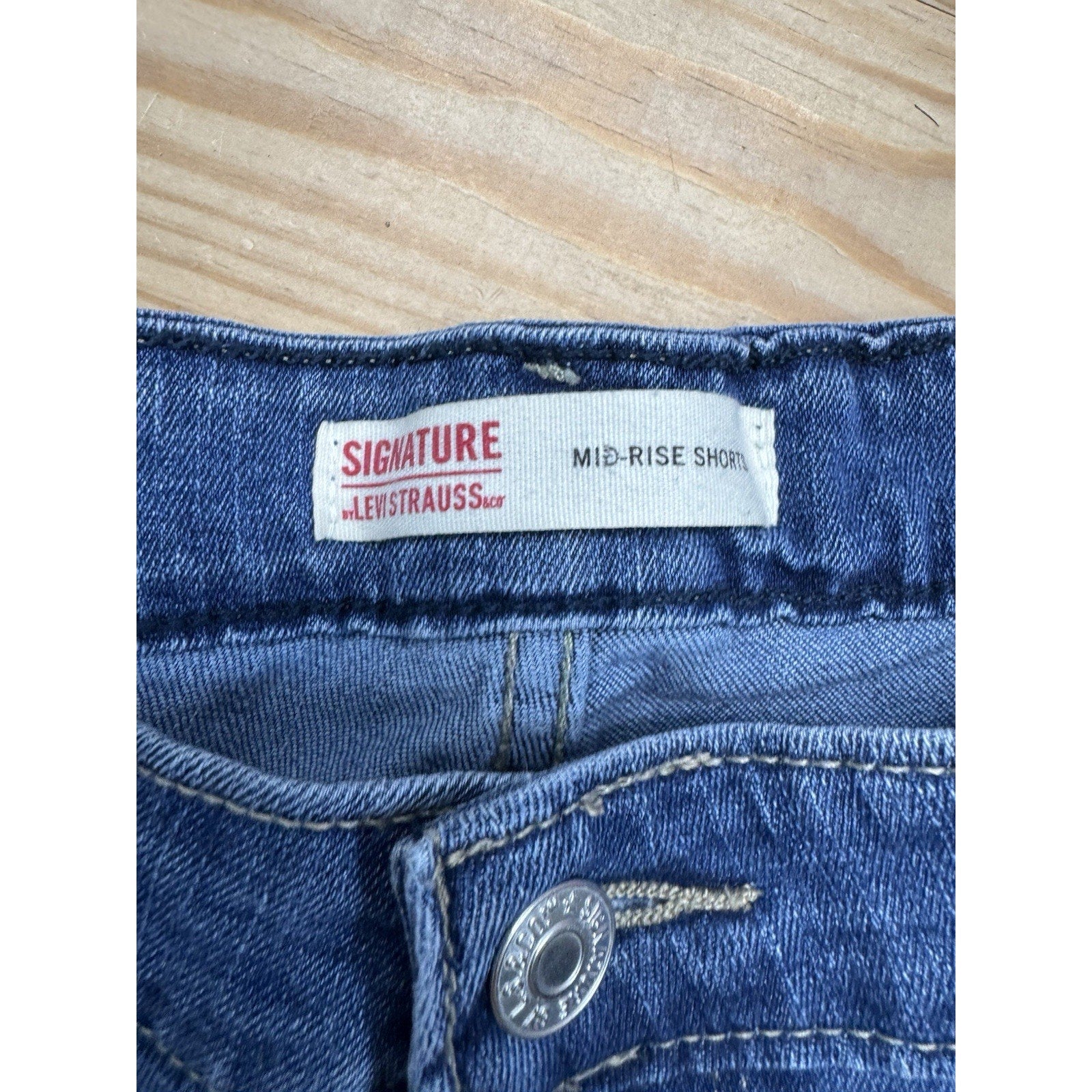 Levi Straus Signature Jean Shorts Women’s Plus Size 26W 45 Waist