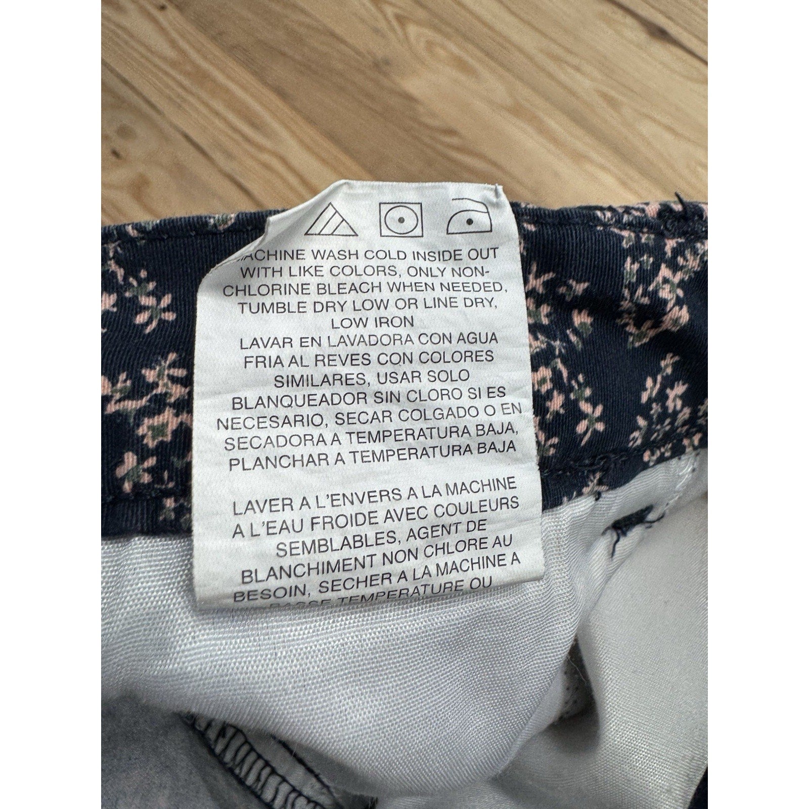 Lee Regular Fit Mid Rise Blue Pink Floral Shorts Stretch Pockets Women’s Size 14