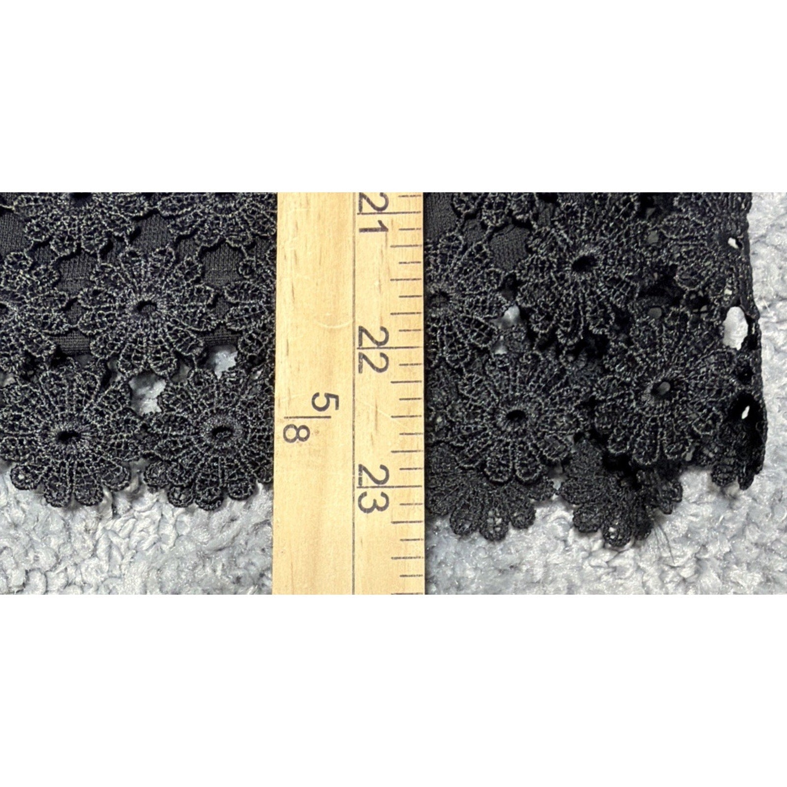 EXPRESS Black Floral Crochet Semi-Sheer Lined Casual Top Women's XS New