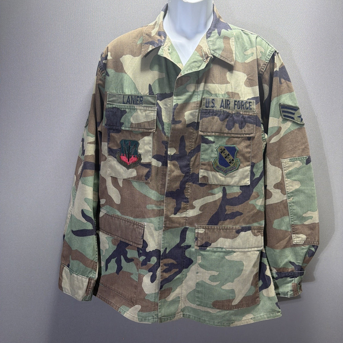 VTG 80s US Military Air Force Woodland Camo Field Jacket Patches Mens M Regular