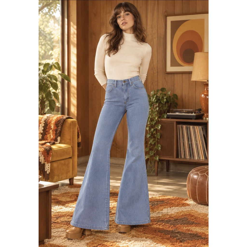 Vintage Wrangler Womens 27x36 High Rise Bell Bottom Flare Jeans Light Wash USA