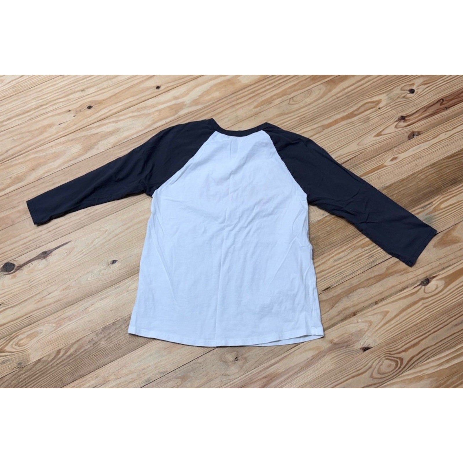 Vans White & Black Raglan Sleeve T-Shirt Boys Size Small Red Felt Logo Lettering