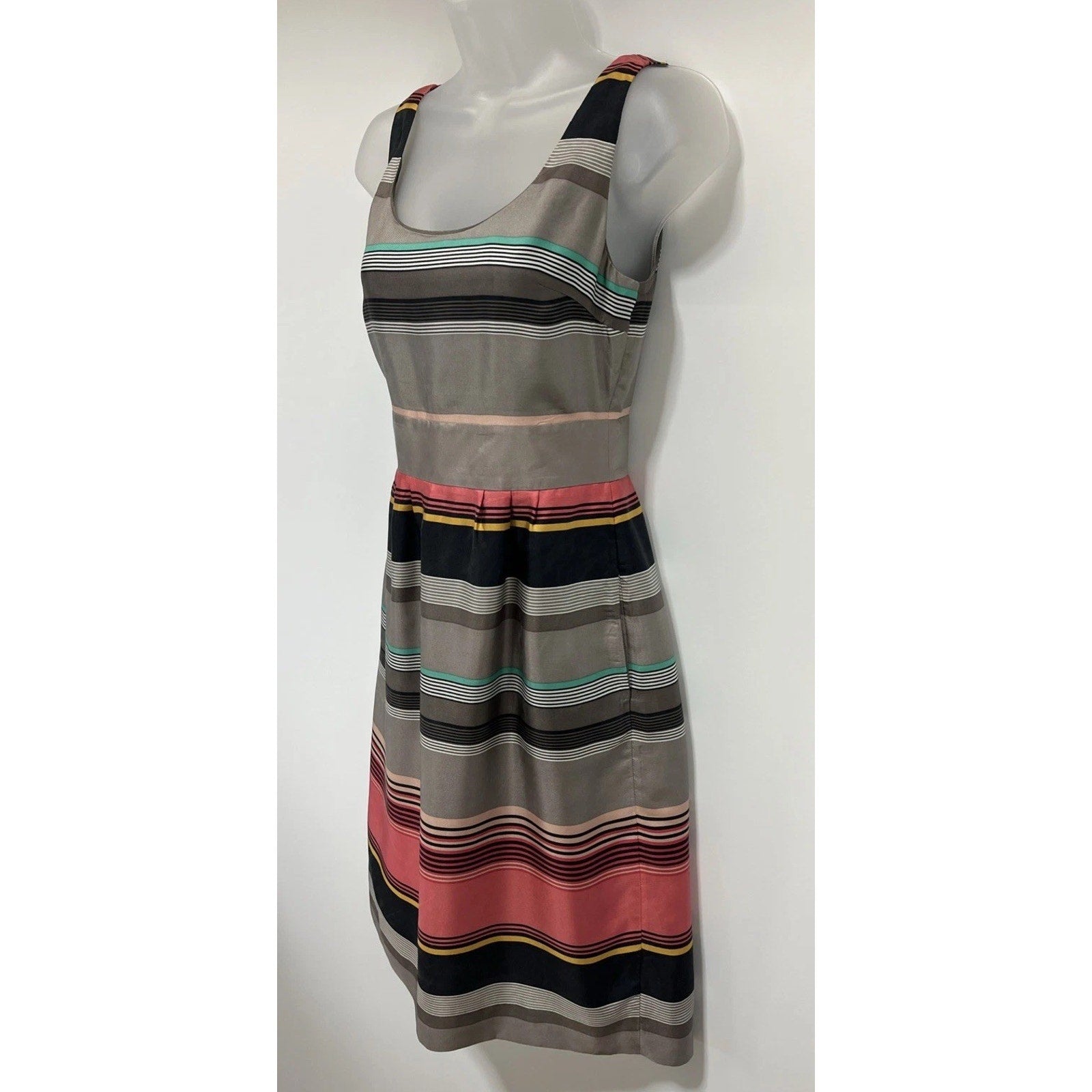 Banana Republic Sheath Dress Women Size 0 Striped 100% Silk Scoop-Neck Colorful