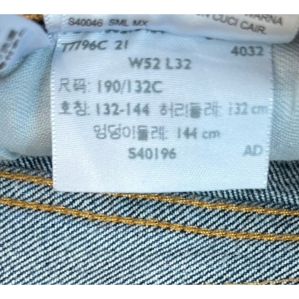 NEW Levis Mens 501 Original Fit Denim Jeans Straight Button Fly 52x28 Hemmed