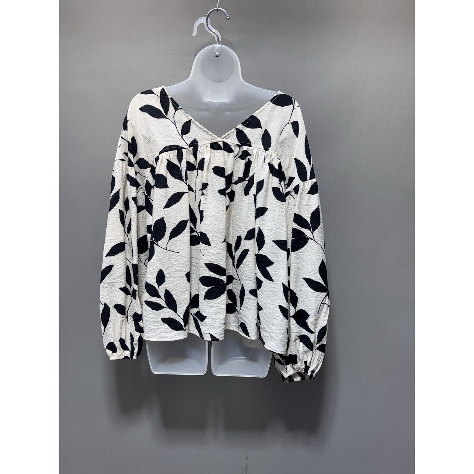 Ces Femme Abigail Top White With Black Floral Design No Tag Long Sleeve 2X