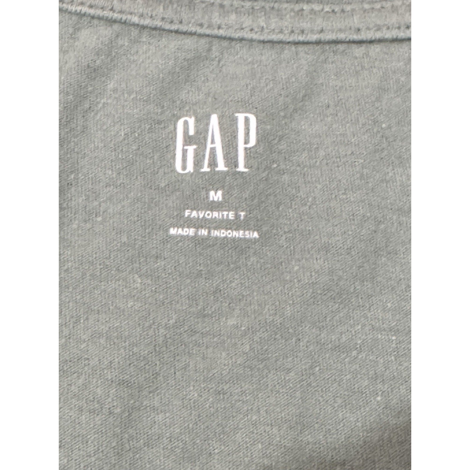 Gap T-Shirt Women’s Cactus Green Size Medium Glitter Silver Speck Design