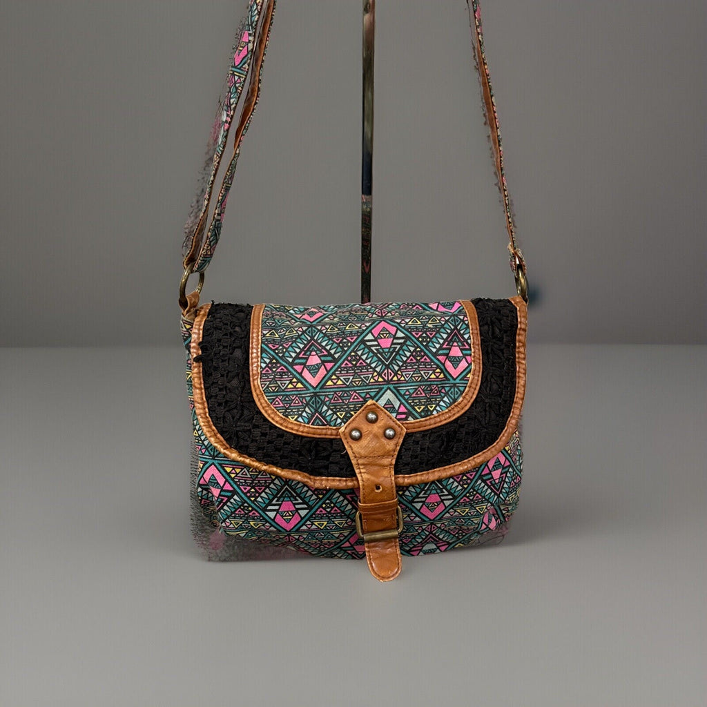 Lulu Women's Purse Handbag Tote RN#93858 Blue pink Brown And Black. Well Loved