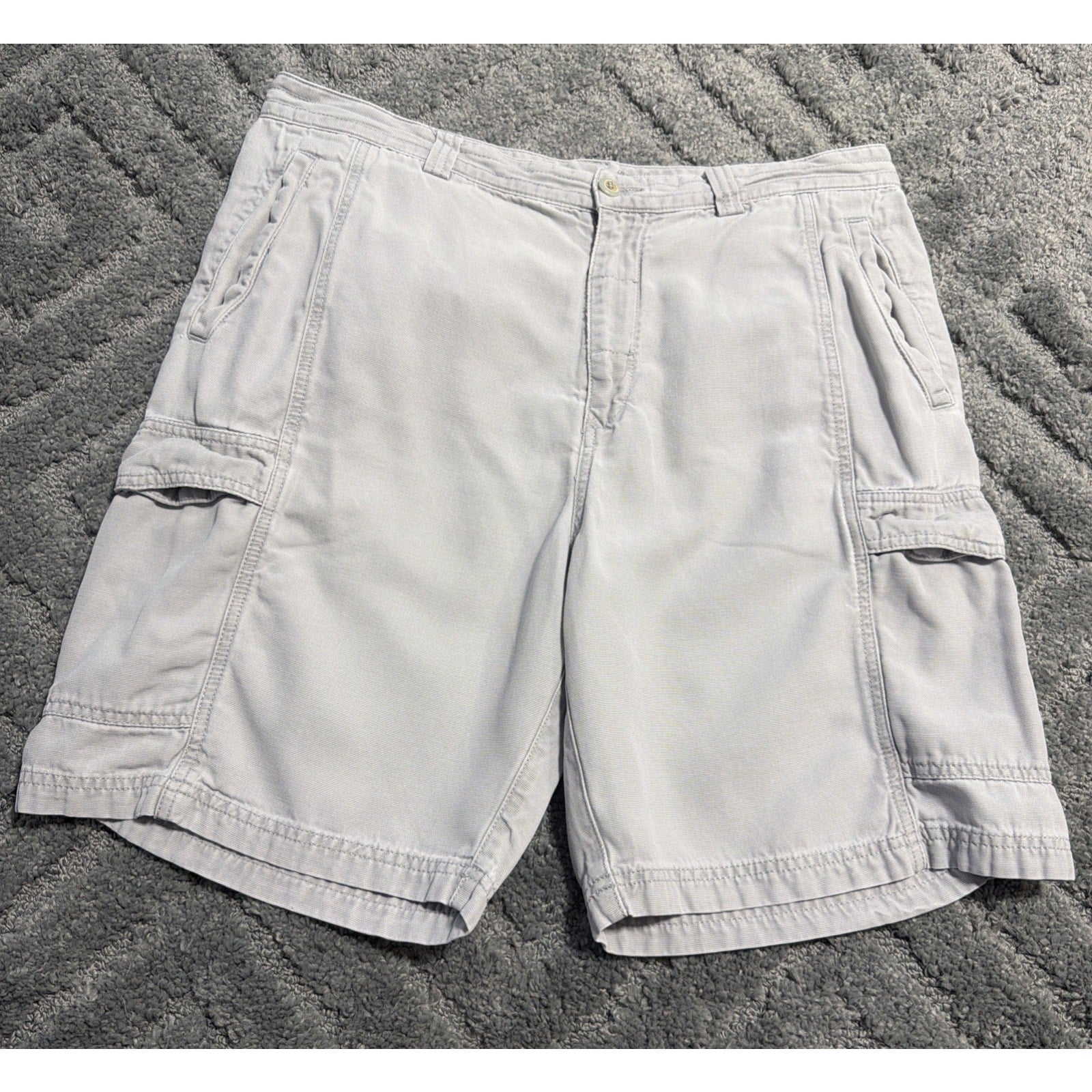 Tommy Bahama Relax Cargo Shorts Men's 36 Gray Stretch Preppy 63-TR808