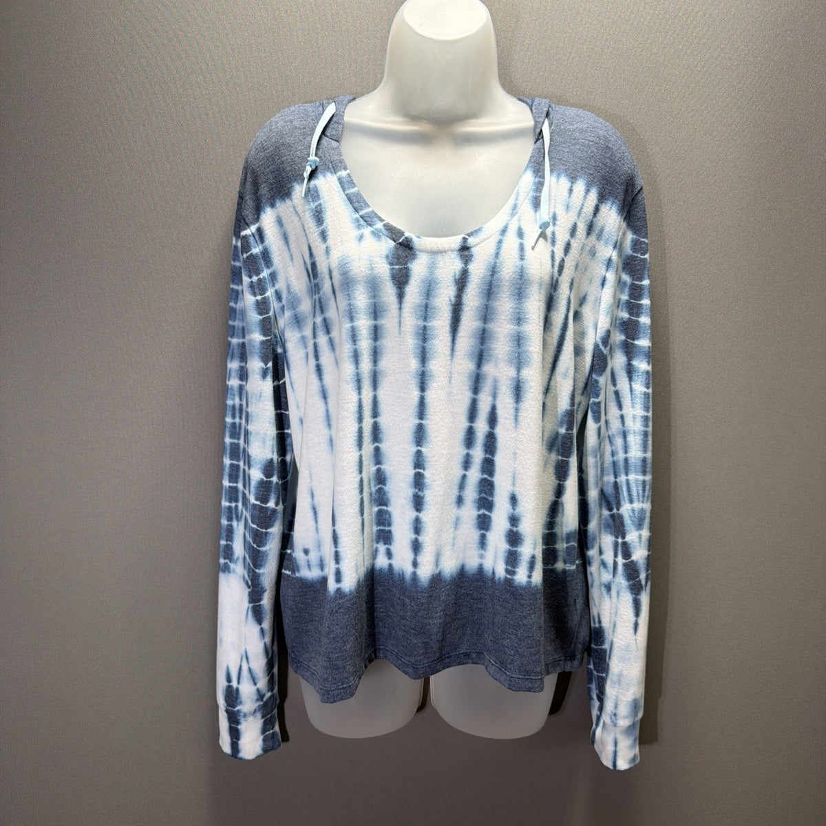 Aeropostale Blue Tie Dye Hoodie Tee Long Sleeve Pullover Women Size L Stretch