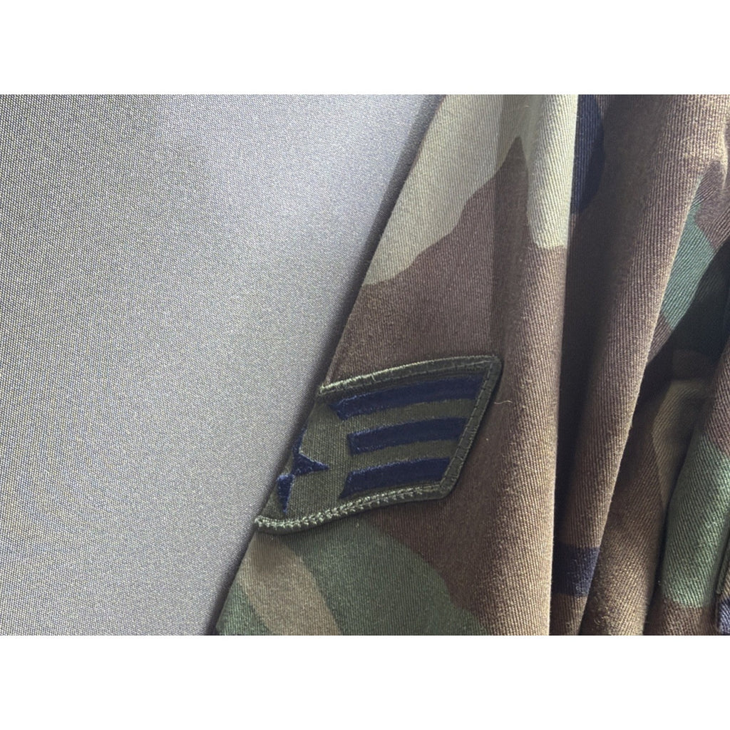 VTG 80s US Military Air Force Woodland Camo Field Jacket Patches Mens M Regular