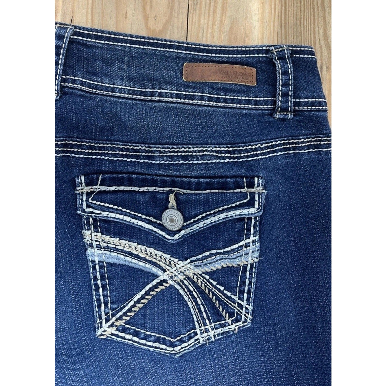 Wallflower Jeans Women’s 17 Boot Cut Blue Thick Stitch Flap Pocket Y2K 36x30