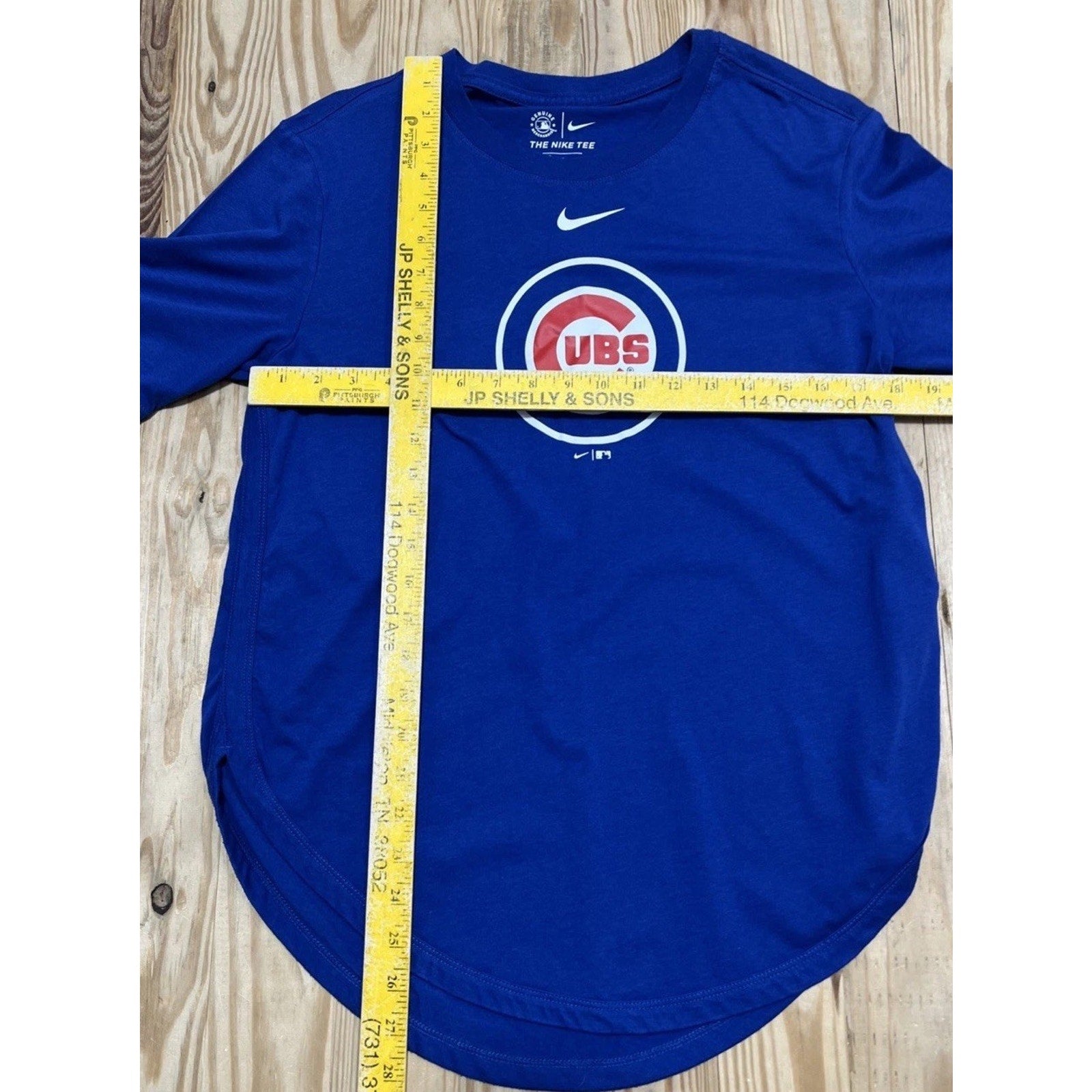 Chicago Cubs Nike Tee Women Size M Blue Short Sleeve Center Swoosh Curve Hem
