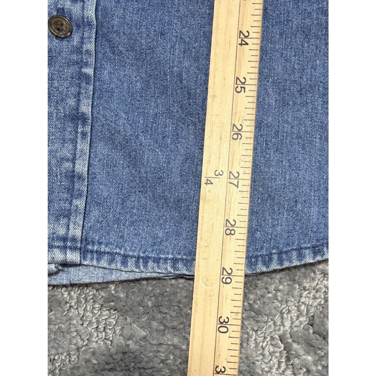 Cabela's Vintage Blue Chambray Denim Jean Button Down Shirt Mens Size M Y2K